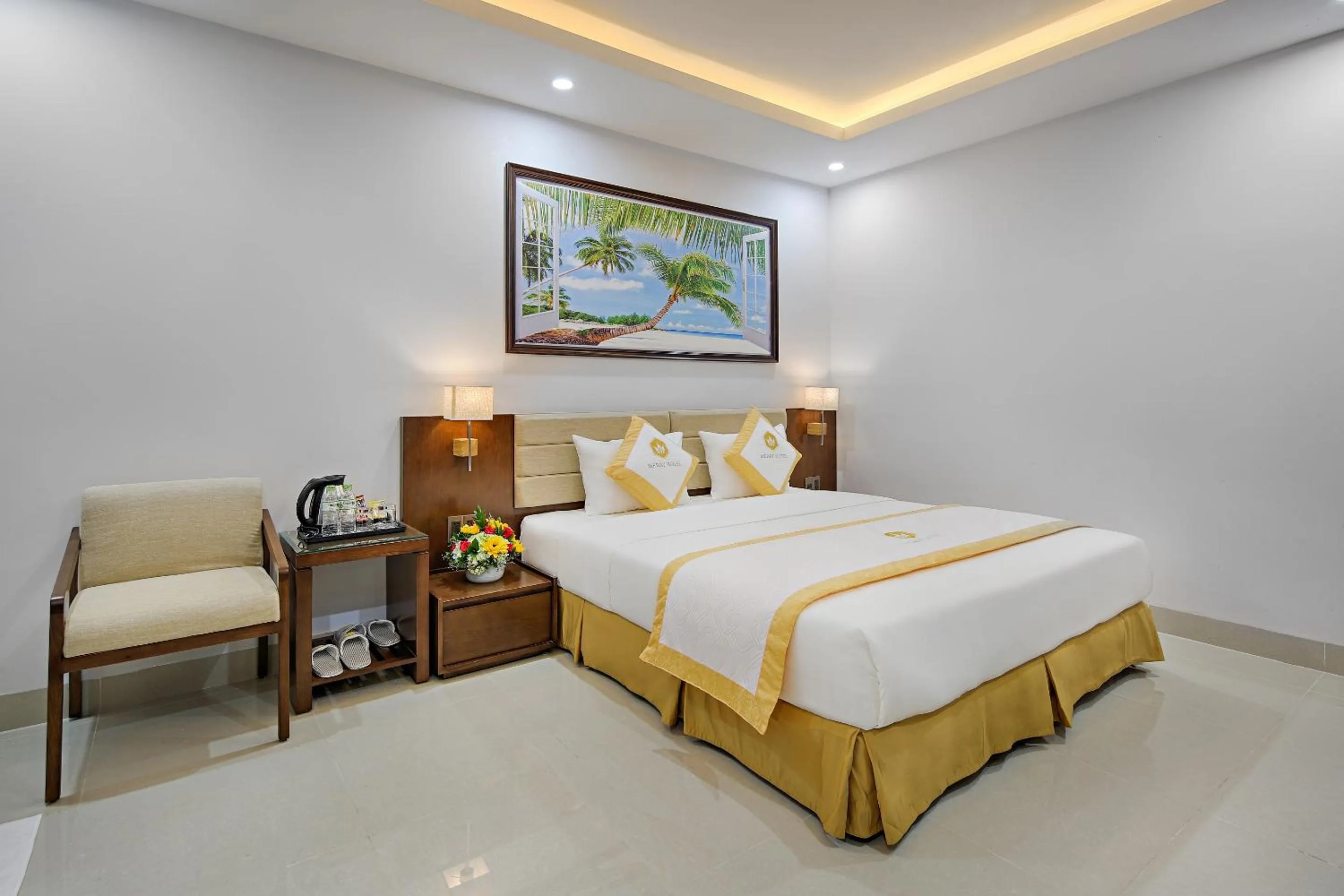 Bedroom, Bed in Merry Hotel