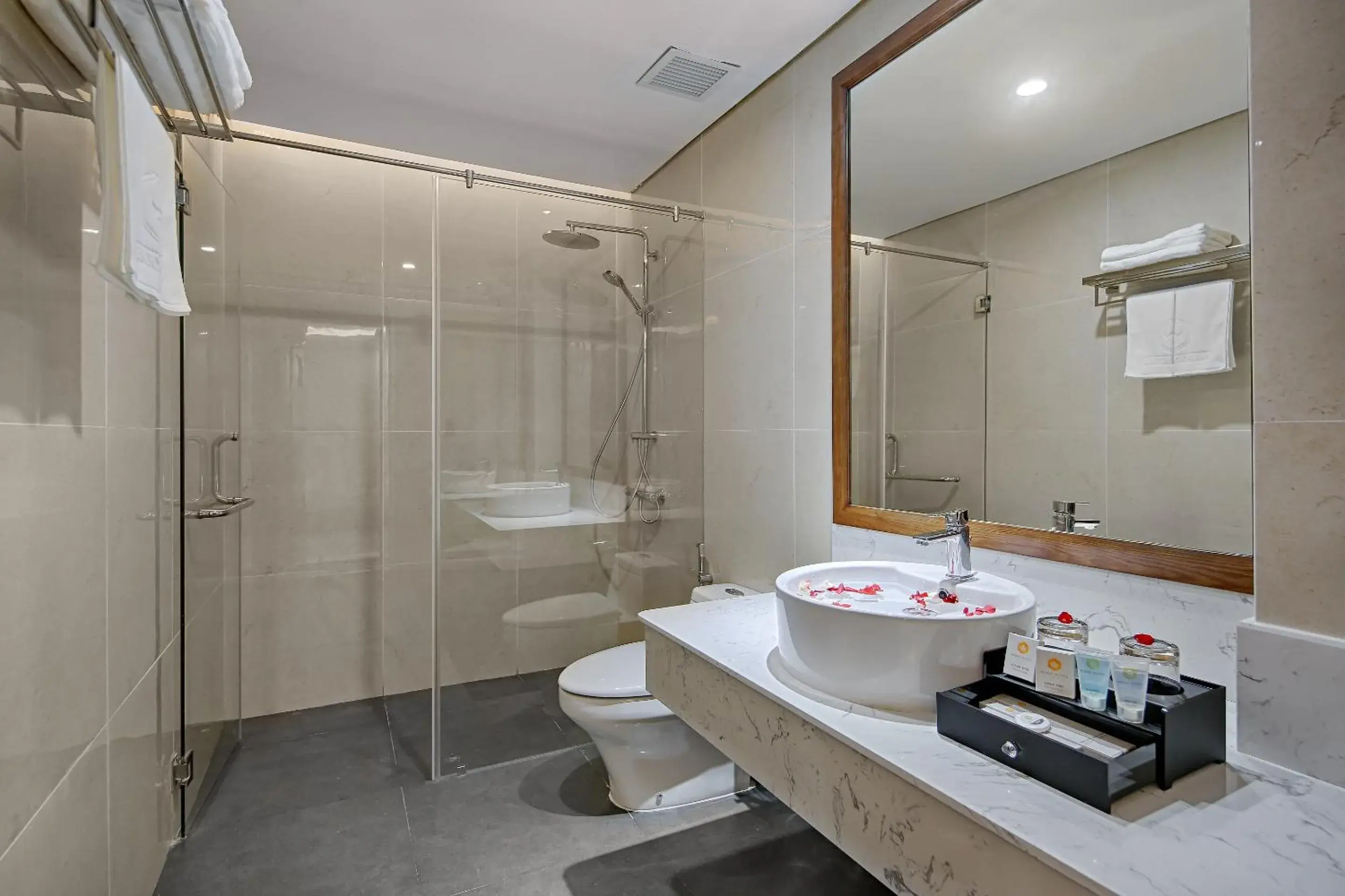 Superior Double Room in Merry Hotel Superior Double Room in Merry Hotel