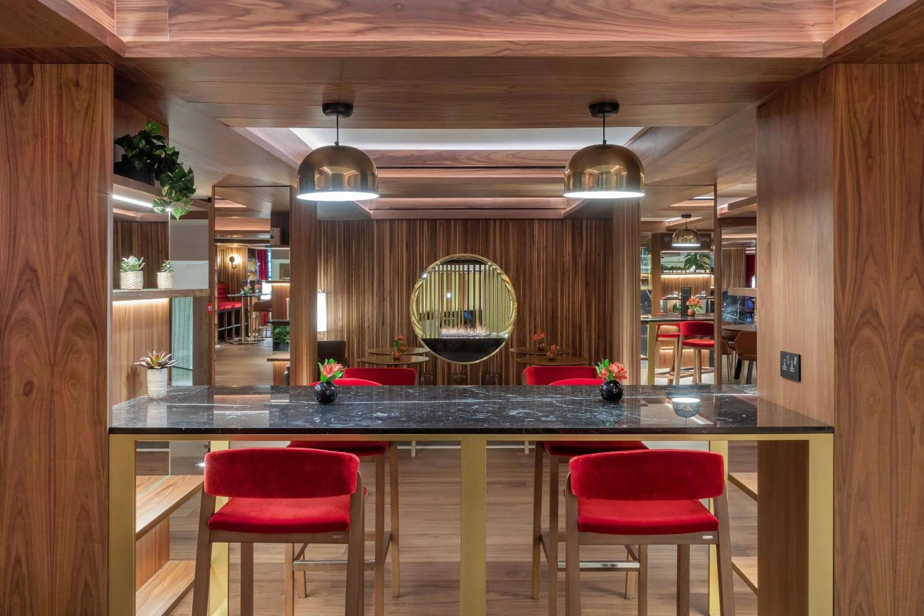 Lounge or bar in Meliá White House Hotel Apartments