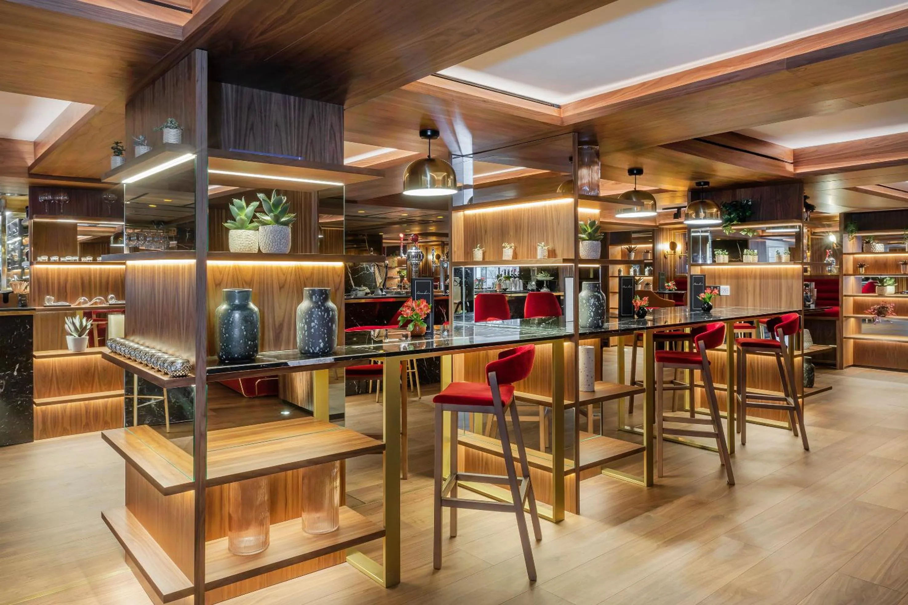 Lounge or bar in Meliá White House Hotel Apartments