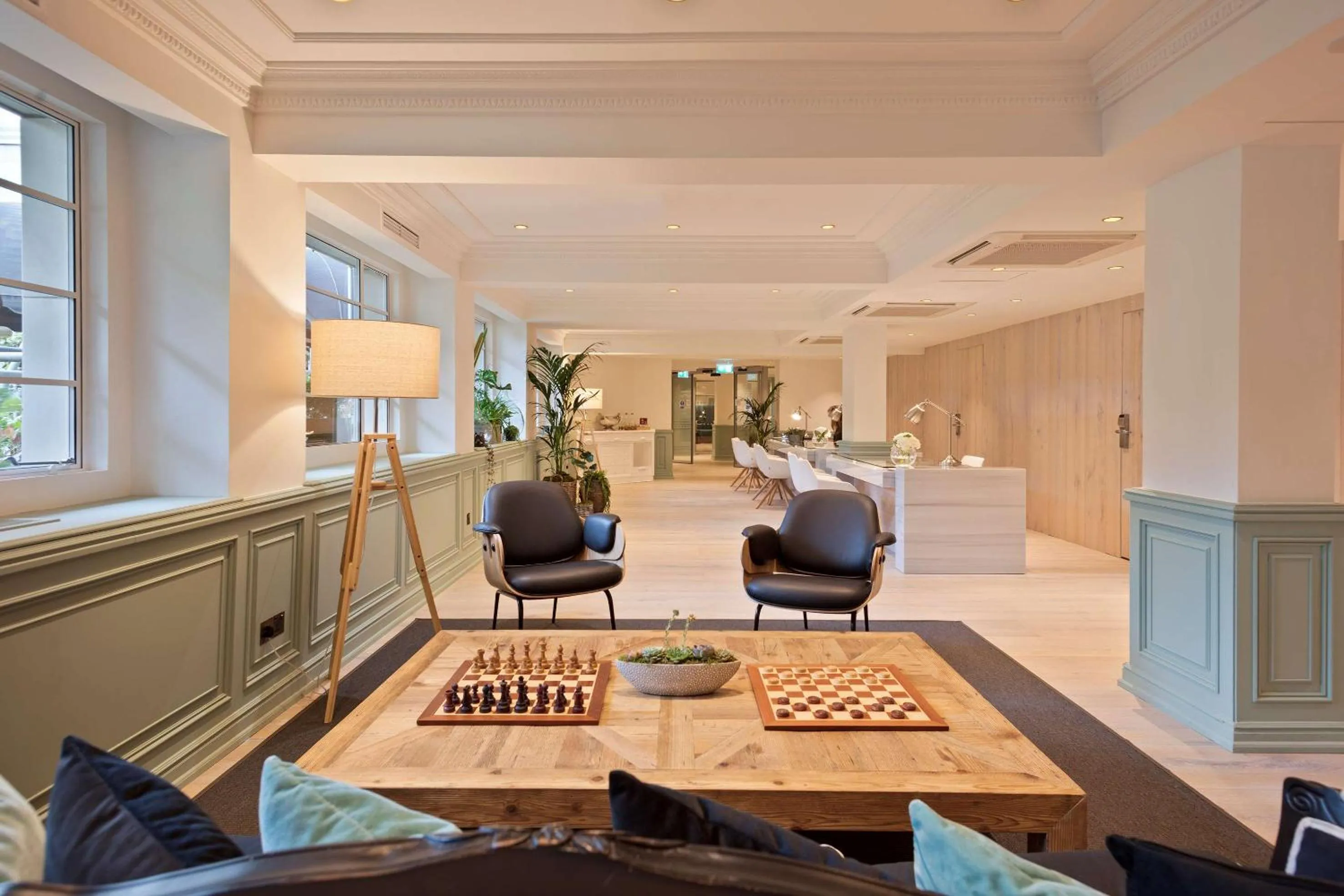 Lounge or bar in Meliá White House Hotel Apartments