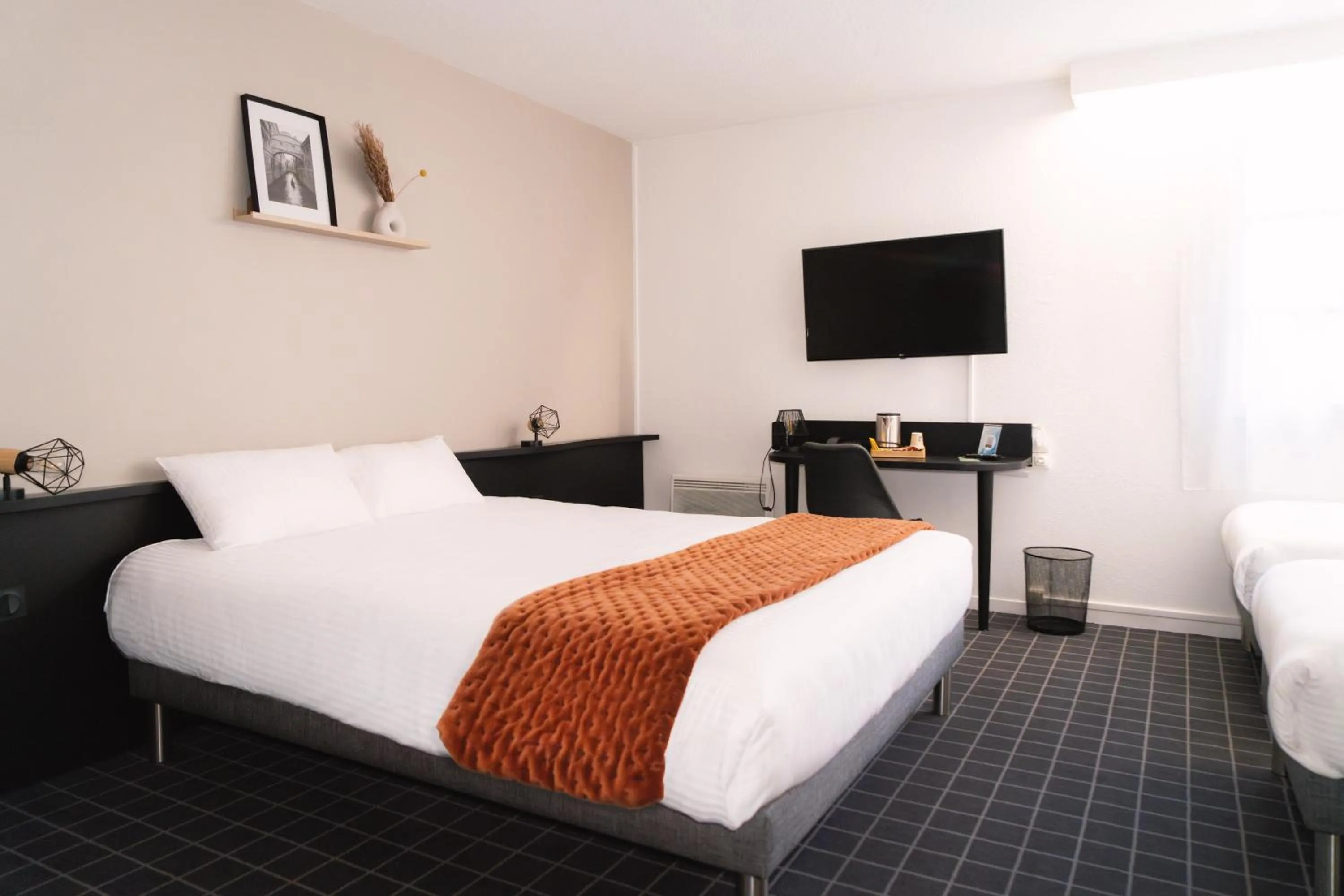 Bed in Hôtel du Beffroi Gravelines Dunkerque