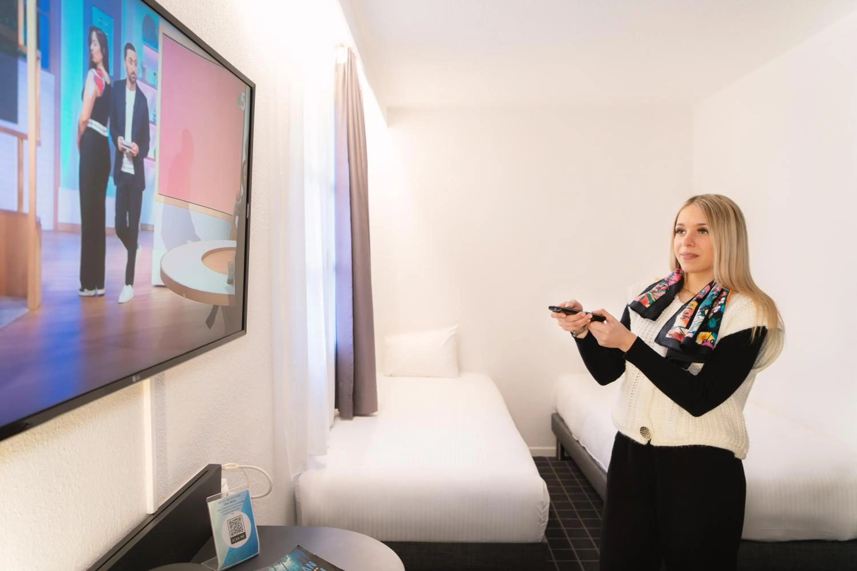 TV and multimedia in Hôtel du Beffroi Gravelines Dunkerque