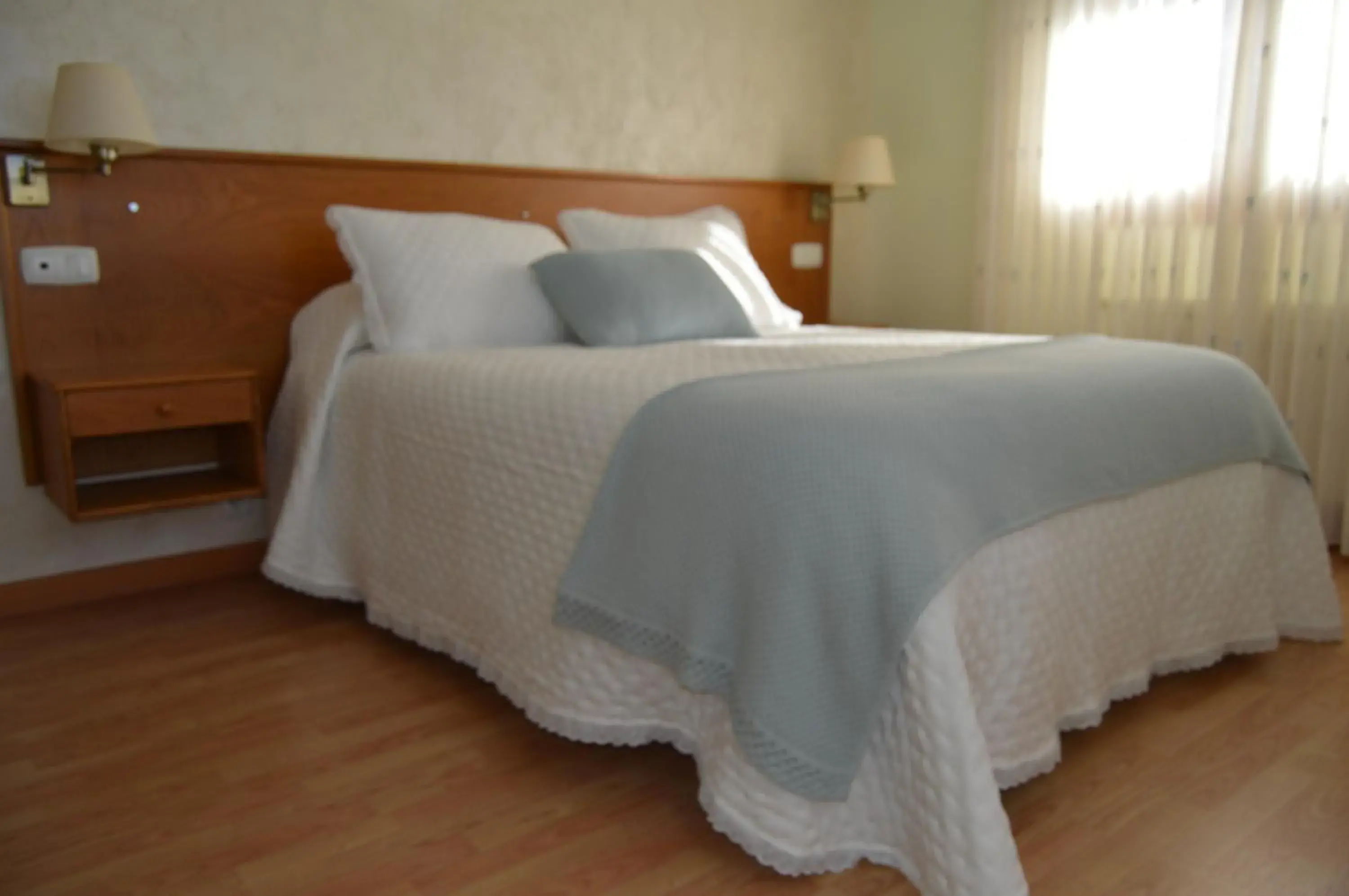 Single Room in Hotel Restaurante Val Single Room in Hotel Restaurante Val