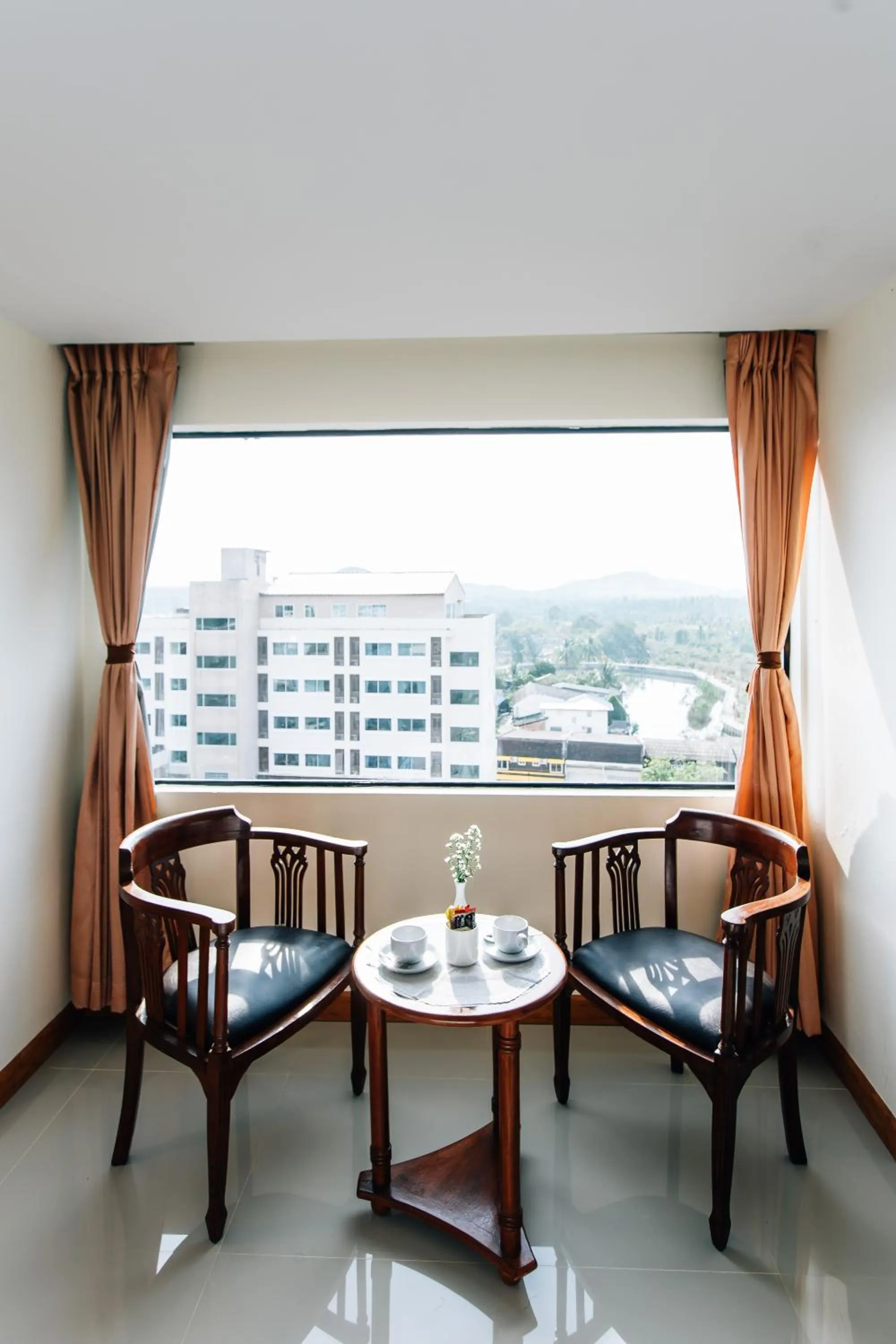 Coffee/tea facilities in Sinkiat Thani Hotel