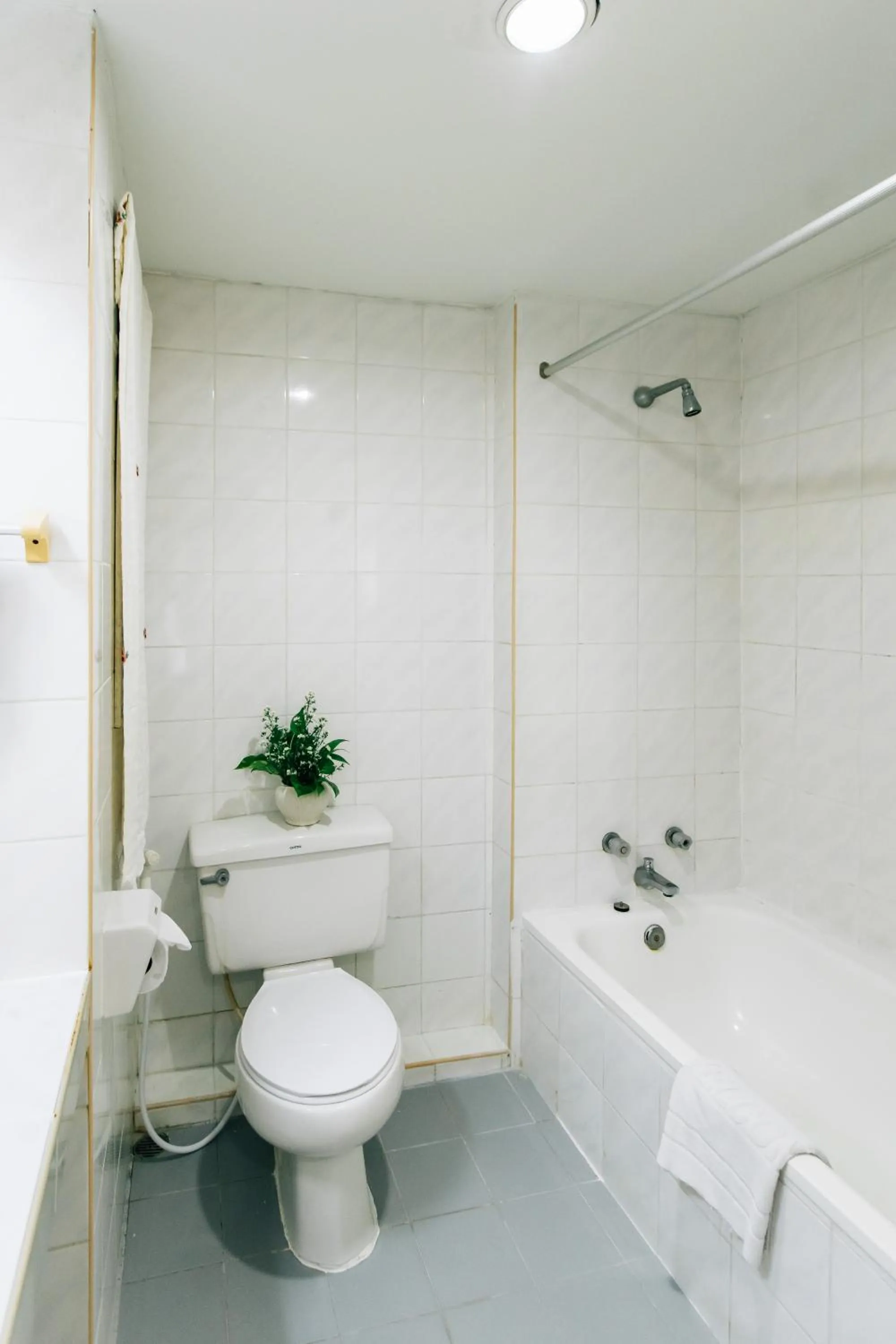 Bathroom in Sinkiat Thani Hotel