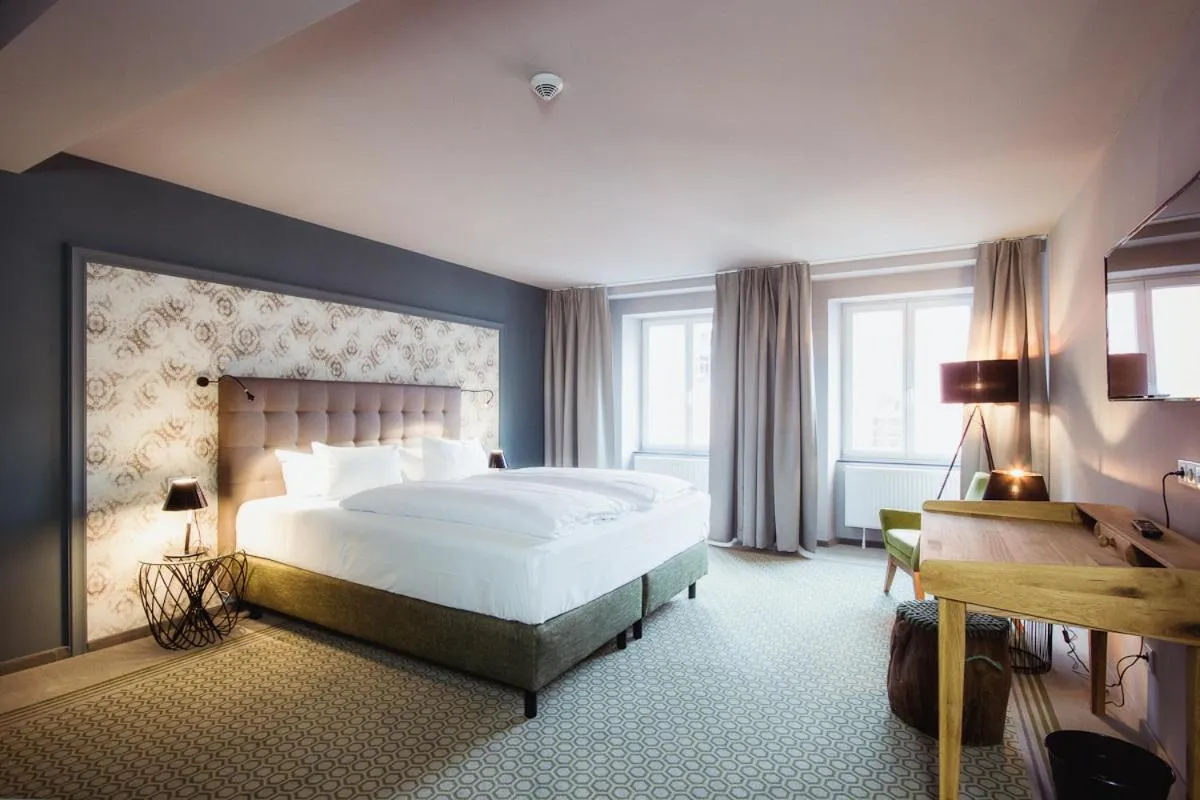 Bed in Hotel Goldene Traube - by Neugart