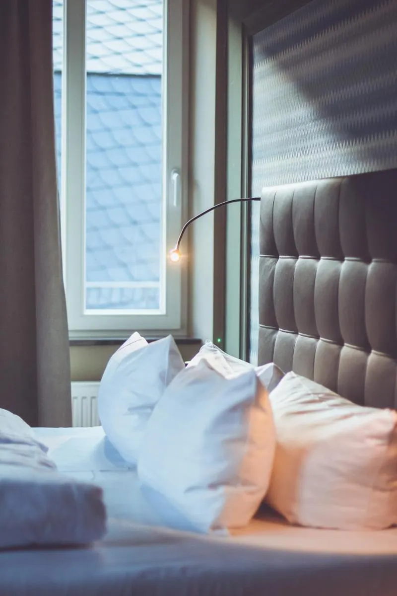 Bed in Hotel Goldene Traube - by Neugart