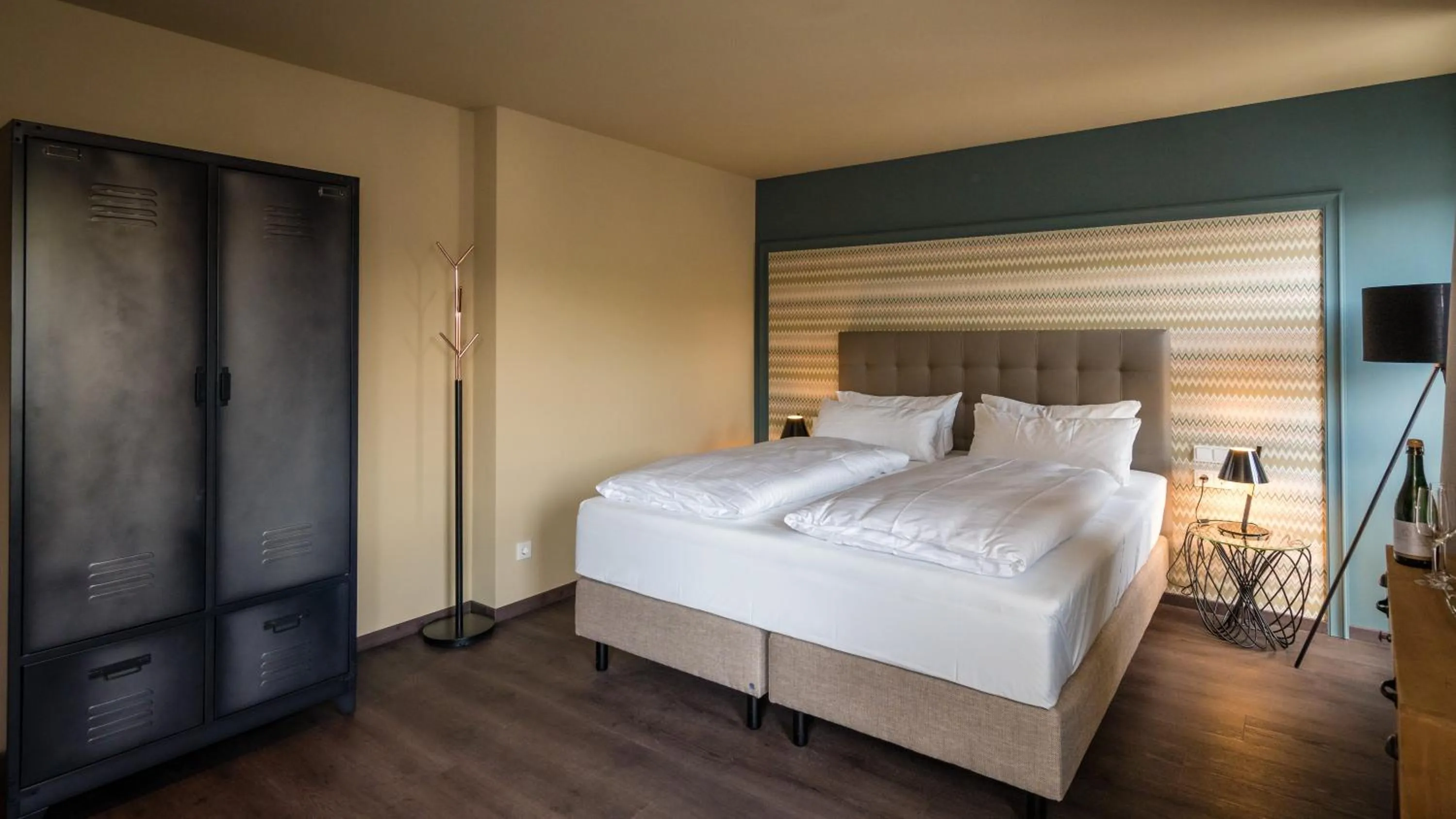 Photo of the whole room, Bed in Hotel Goldene Traube - by Neugart