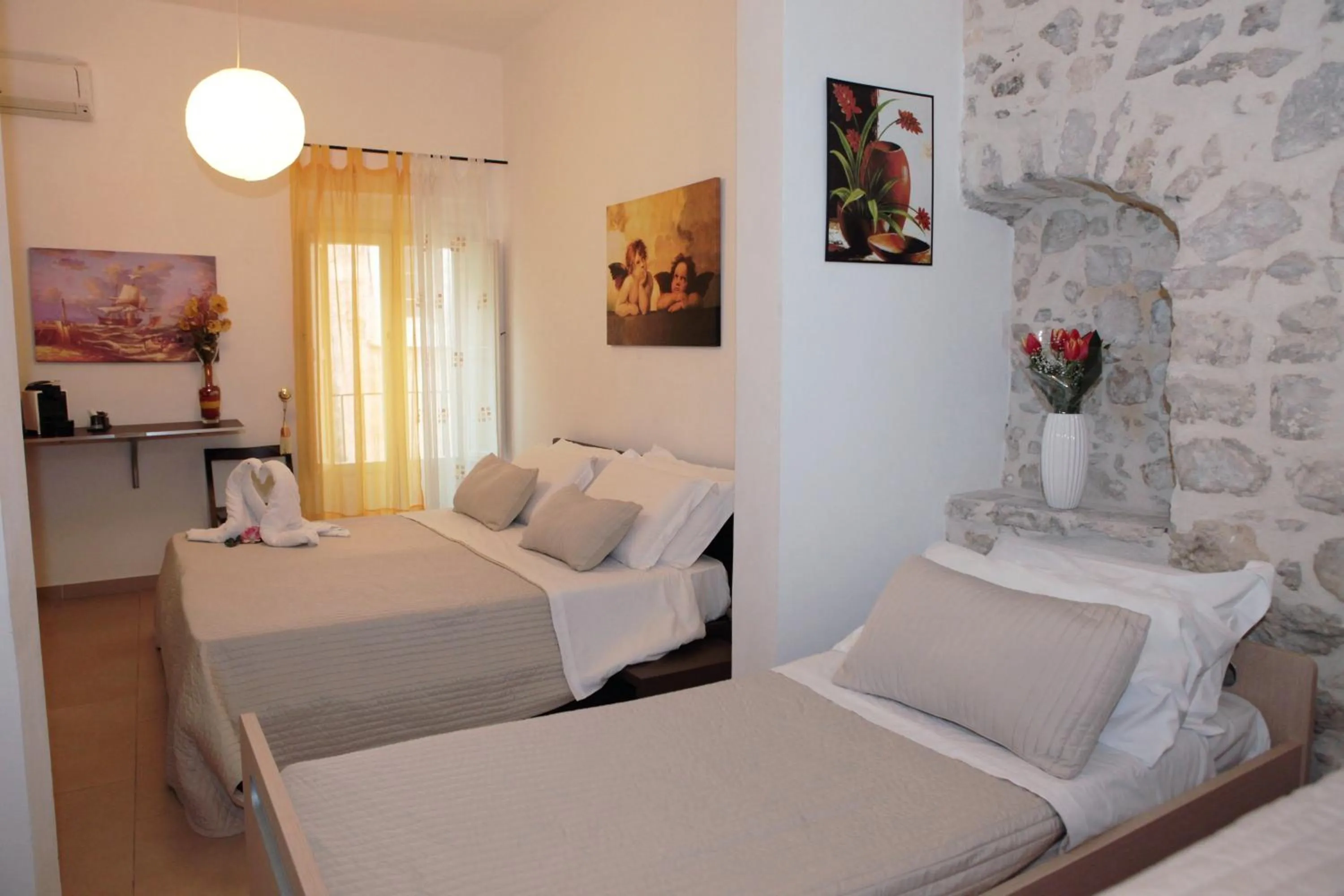 Photo of the whole room in La Corte Di Ibla