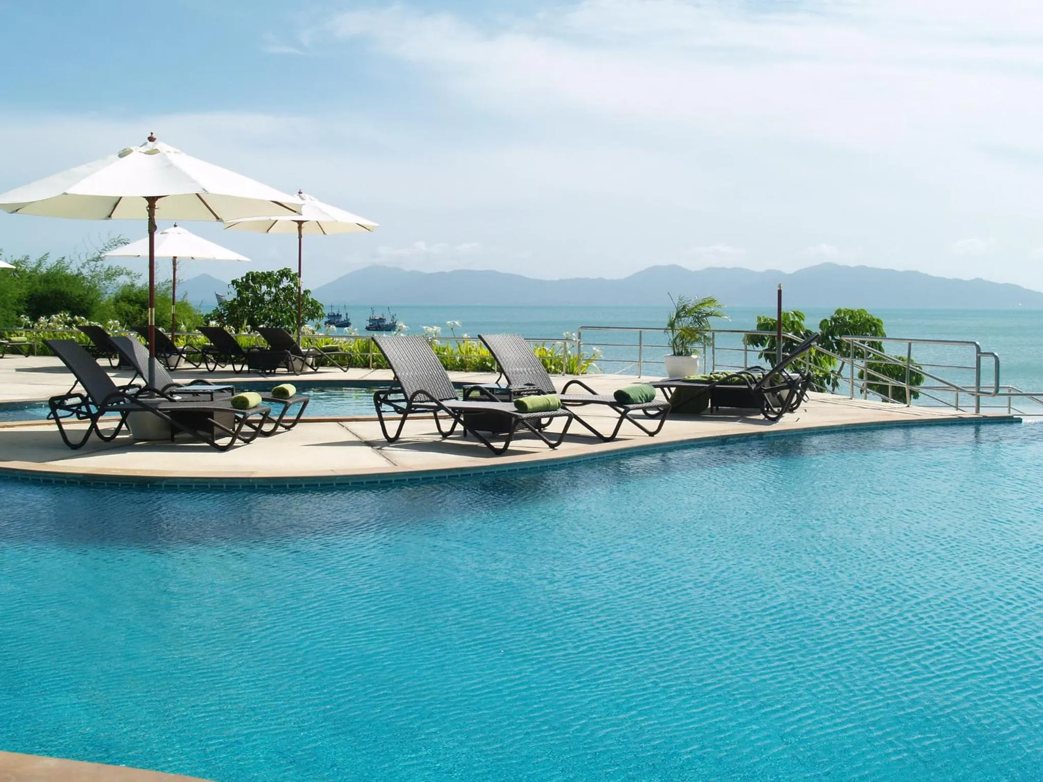 Swimming pool in Samui Buri Beach Resort