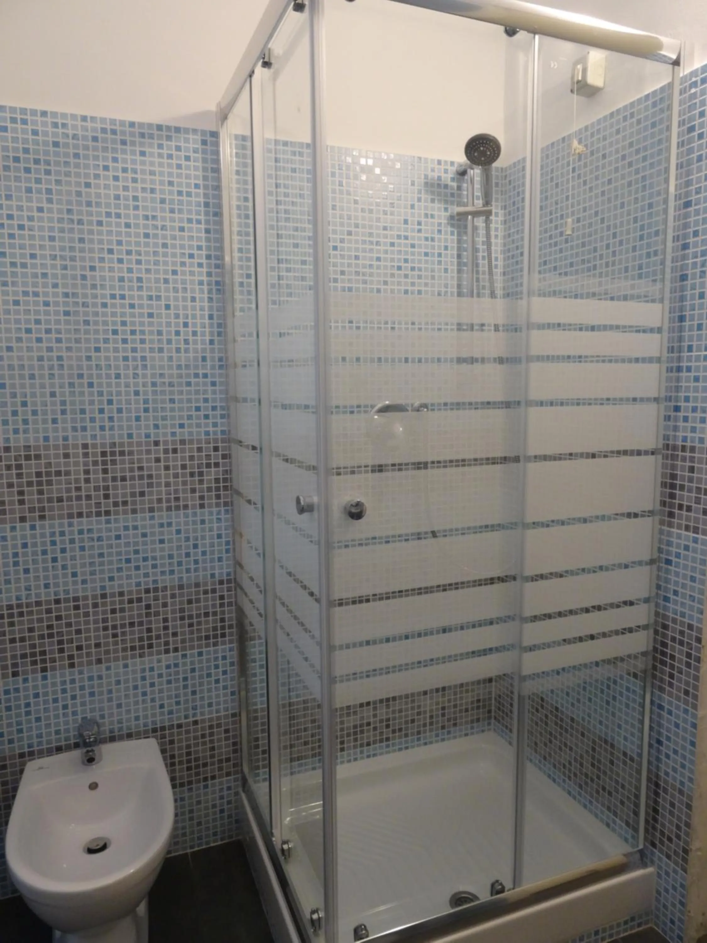 Bathroom in Albergo Locanda Alambra