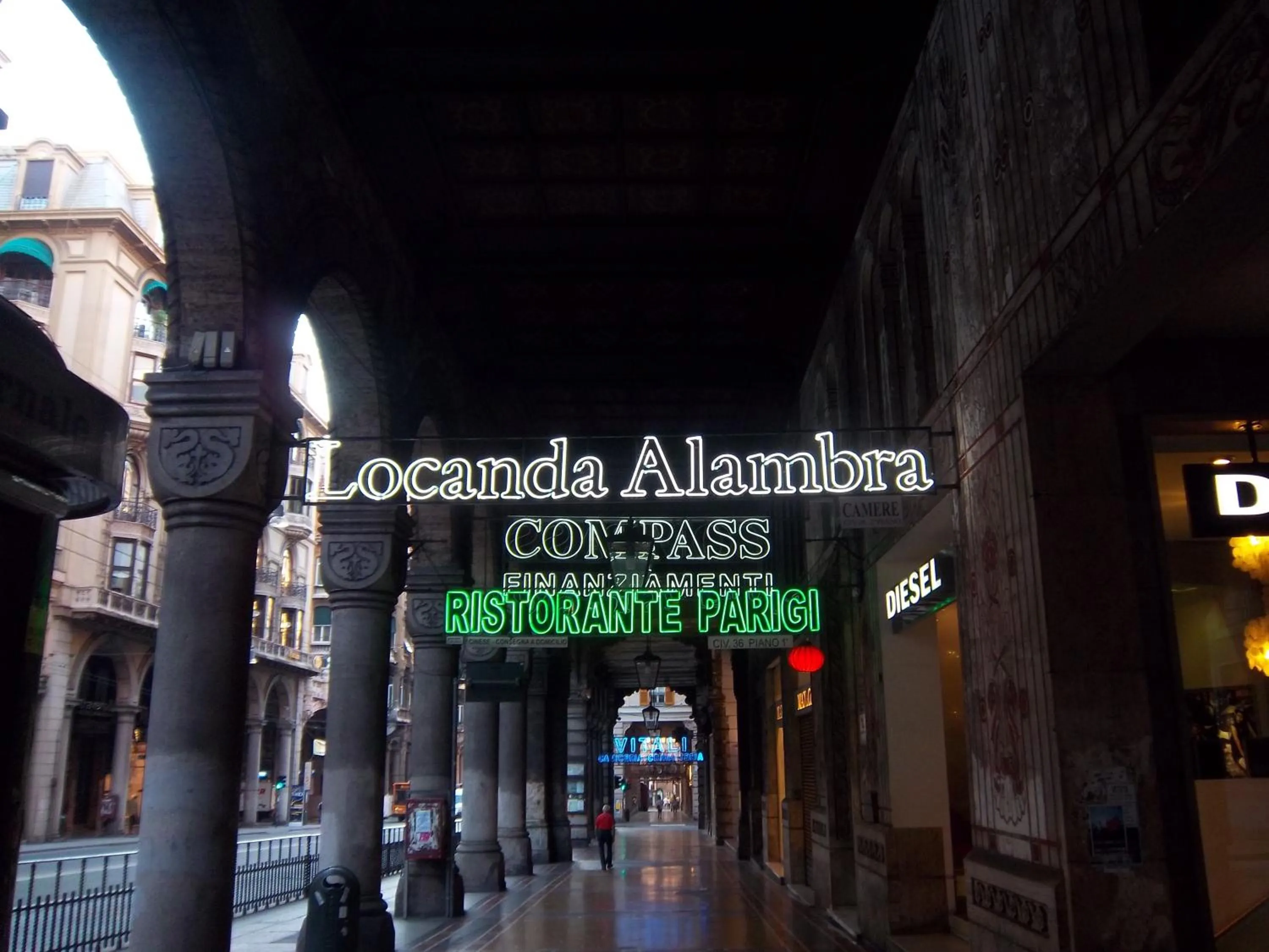 Facade/entrance in Albergo Locanda Alambra