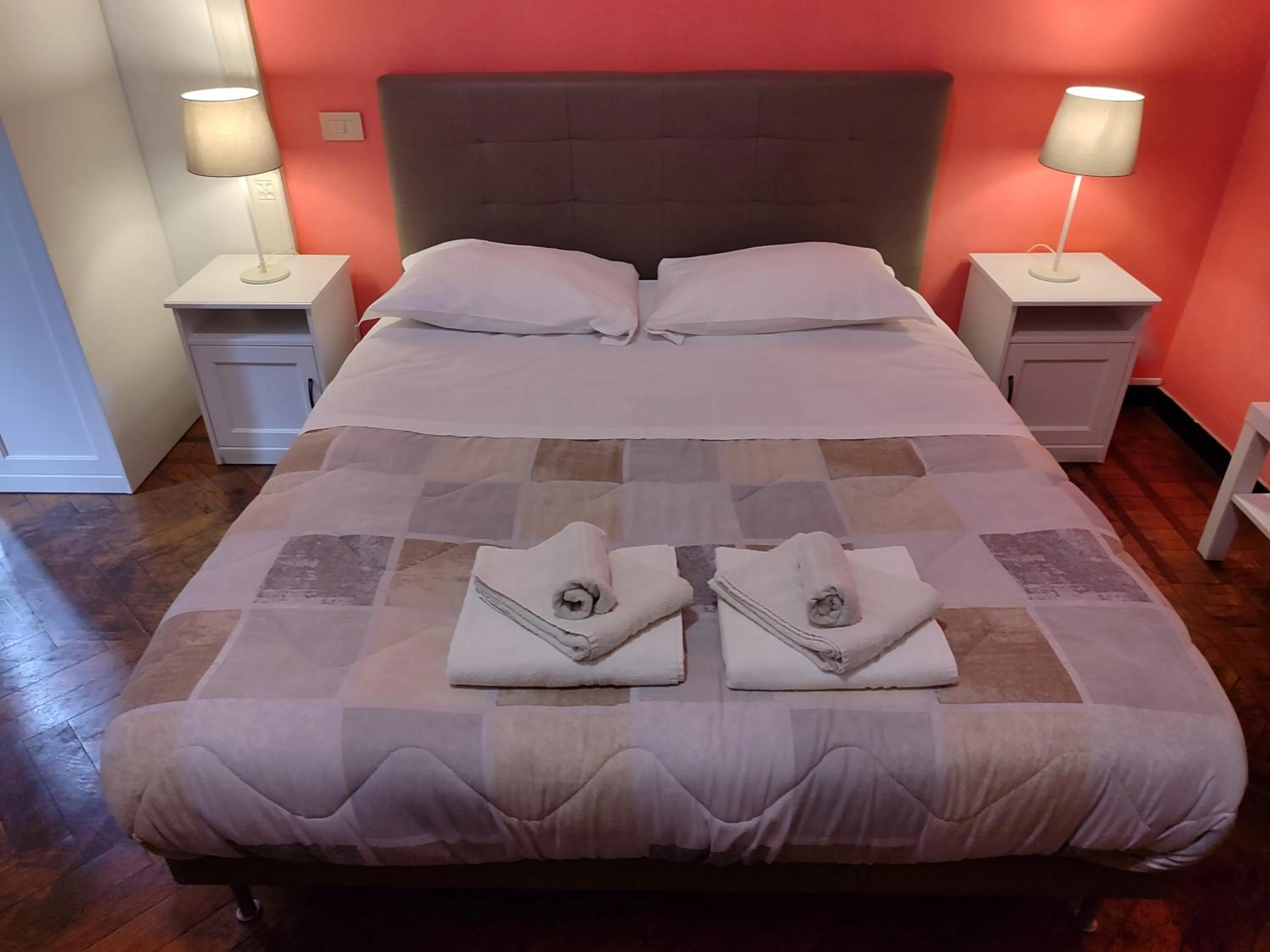 Bedroom, Bed in Albergo Locanda Alambra