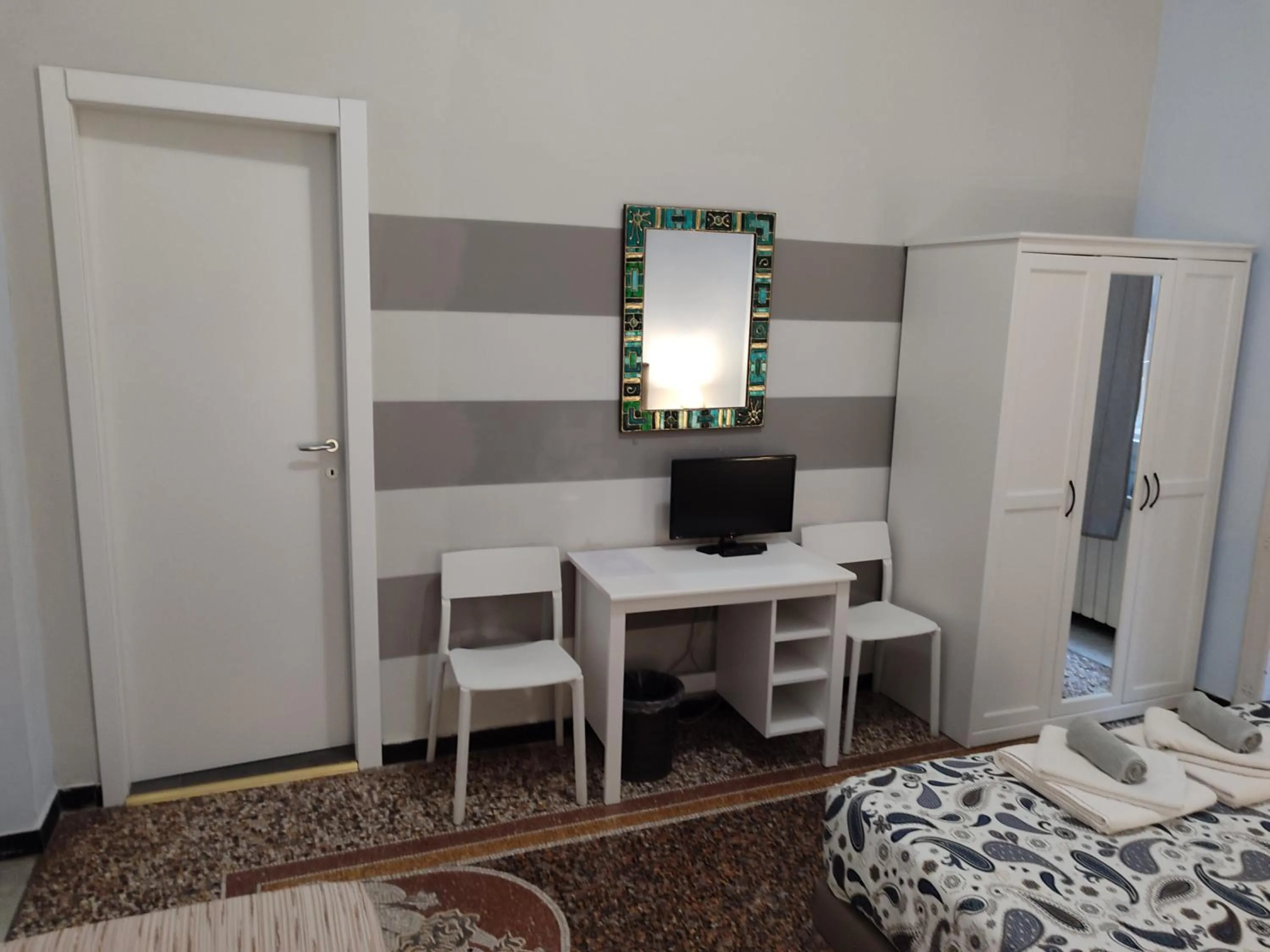 Bedroom, Bed in Albergo Locanda Alambra