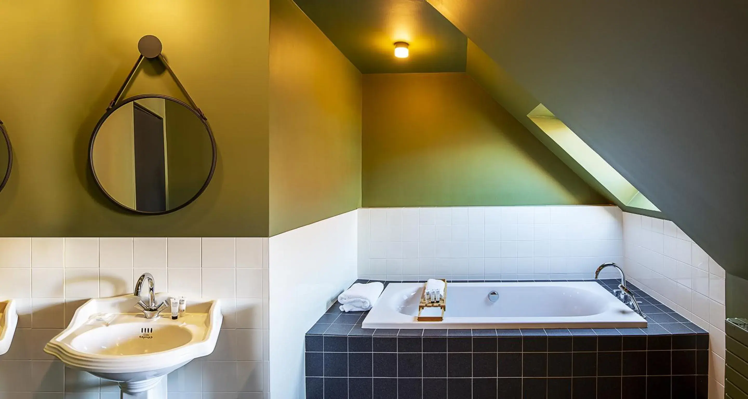 Privilege Queen Room with Sofa Bed and Kitchenette in Best Western Plus Hotel Cargo Privilege Queen Room with Sofa Bed and Kitchenette in Best Western Plus Hotel Cargo