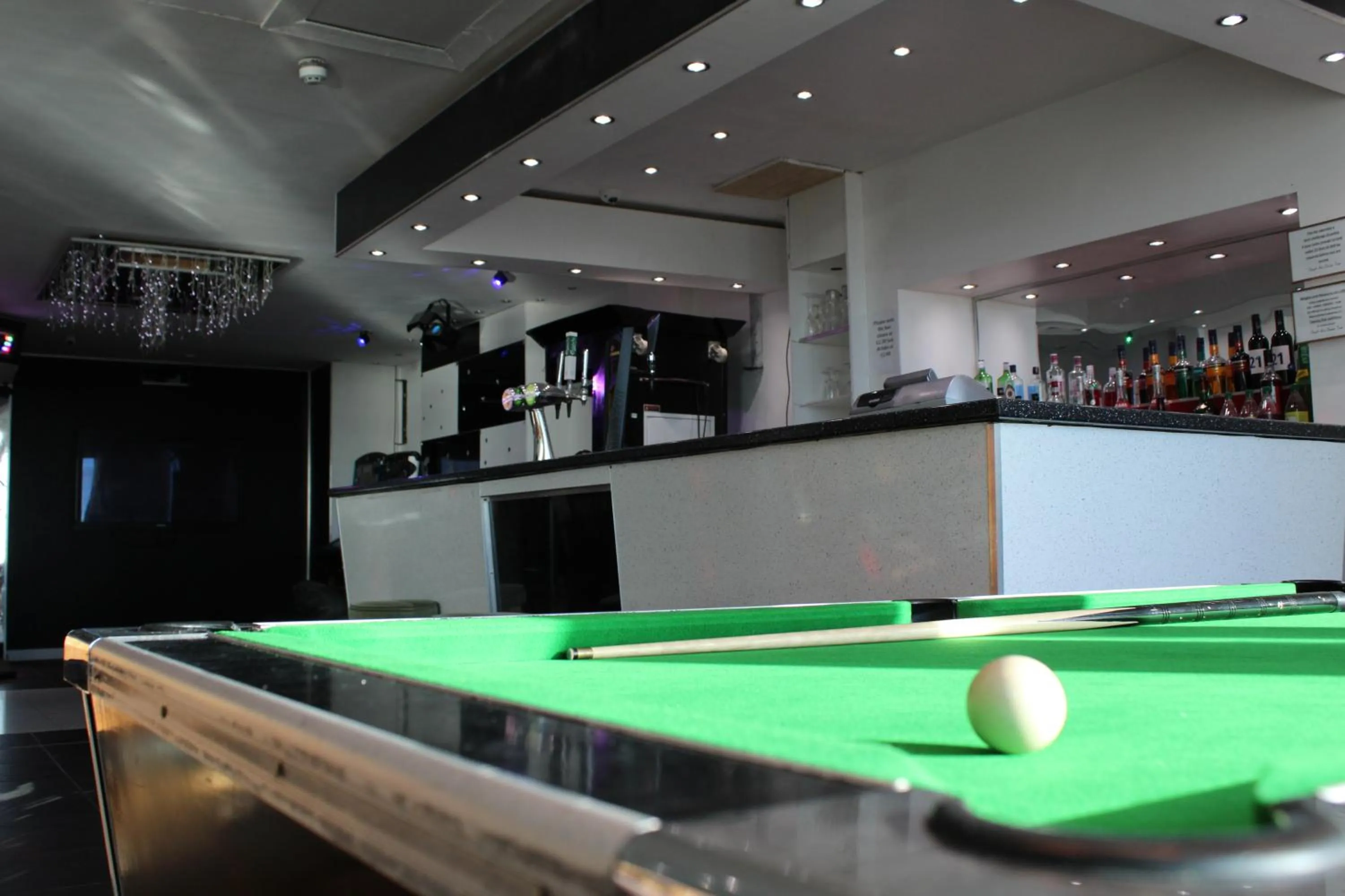Billiard in Skye Oceans Hotel
