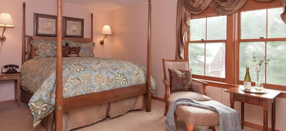 Bed in Inn at Ellis River