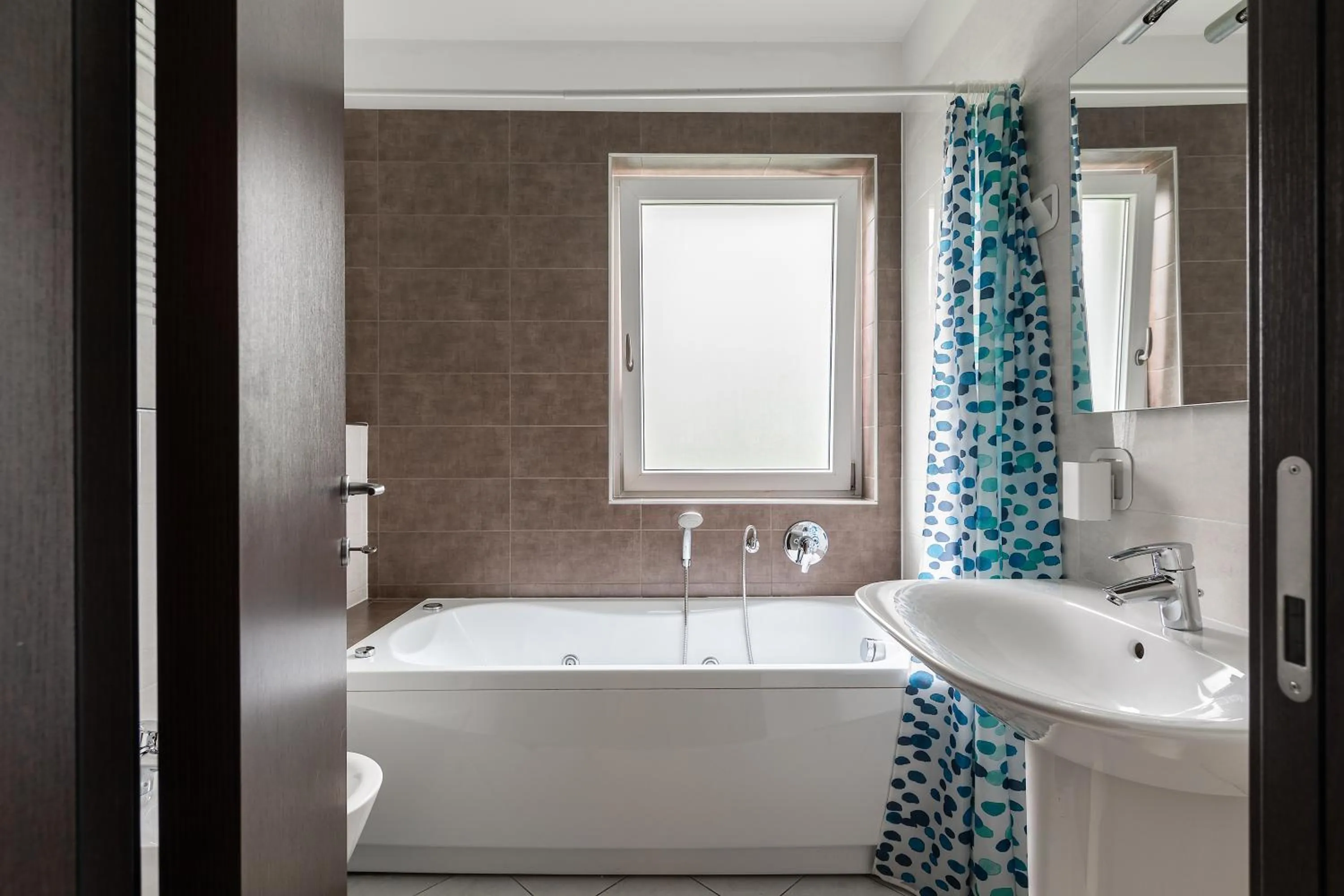 Bathroom in Prestige Apartments by Quokka 360 - spacious flats with terraces