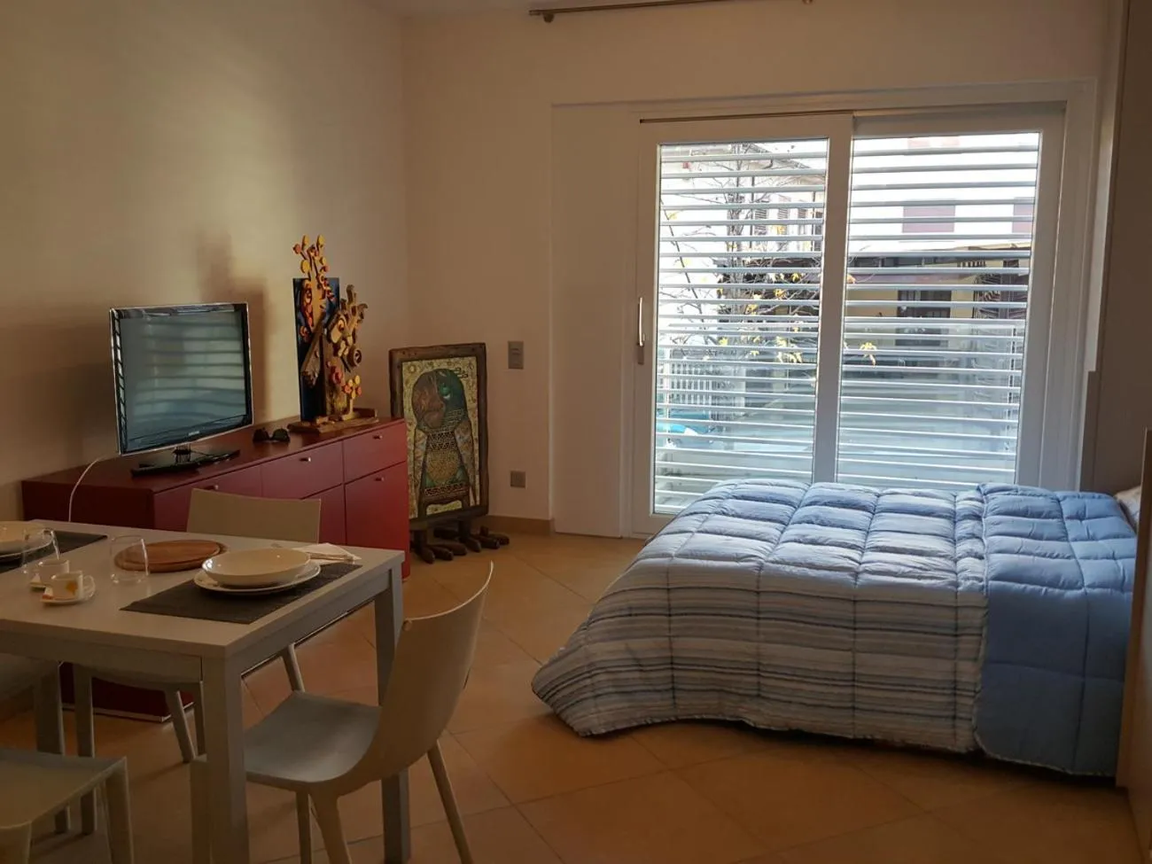 Dining area, Bed in Prestige Apartments by Quokka 360 - spacious flats with terraces