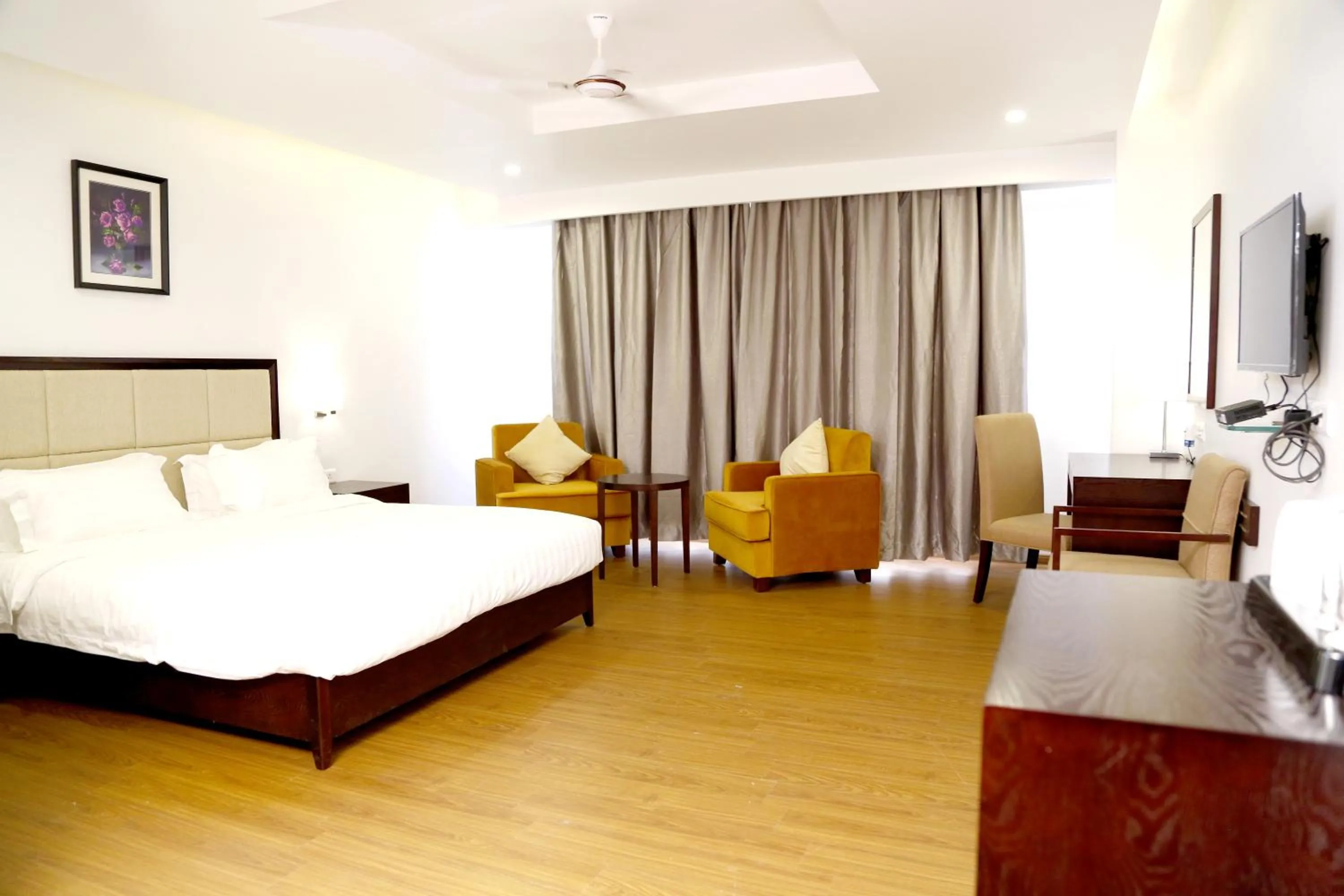 Bedroom, Bed in Triguna Clarks Inn Kurnool