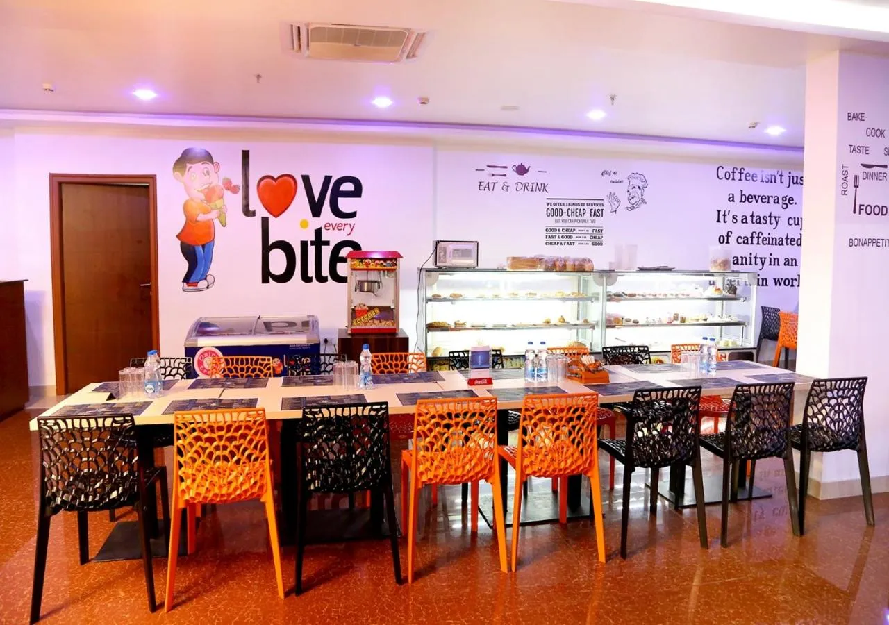 Restaurant/places to eat in Triguna Clarks Inn Kurnool