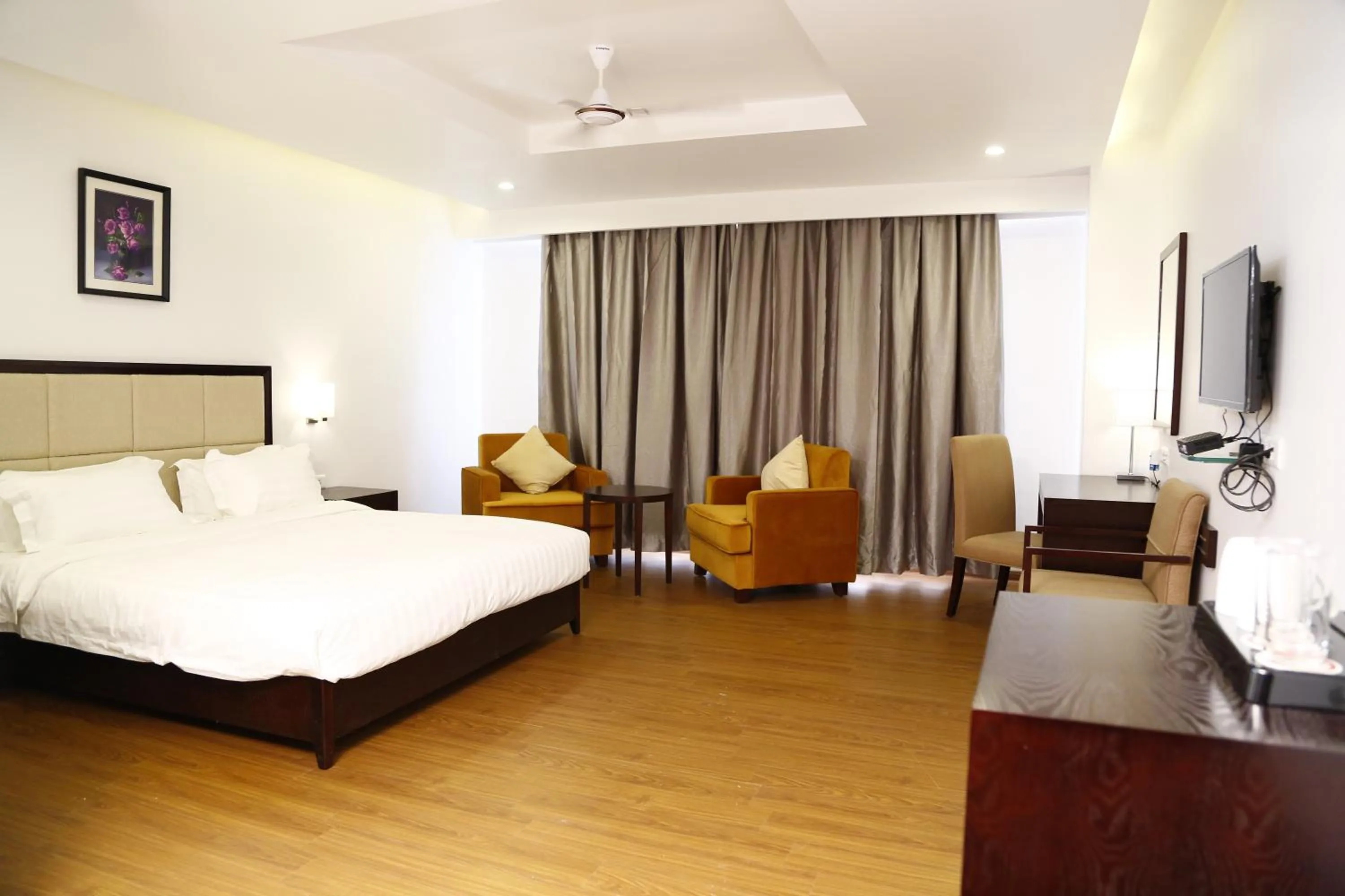 Bedroom, Bed in Triguna Clarks Inn Kurnool