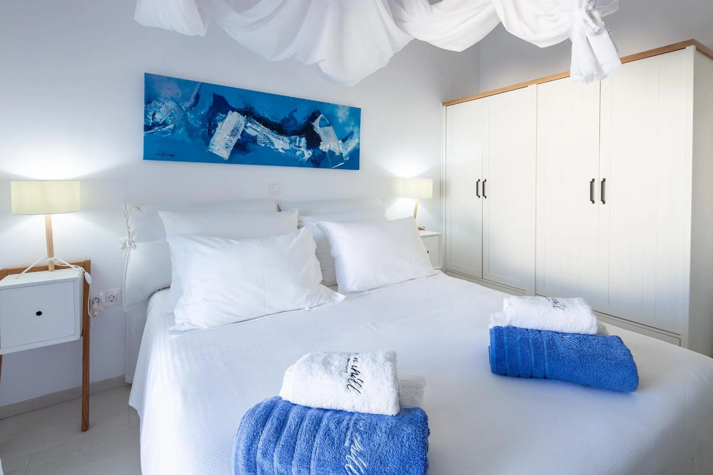 Bed in Sun 'n Chill, Boutique Apartments & Beach Villa