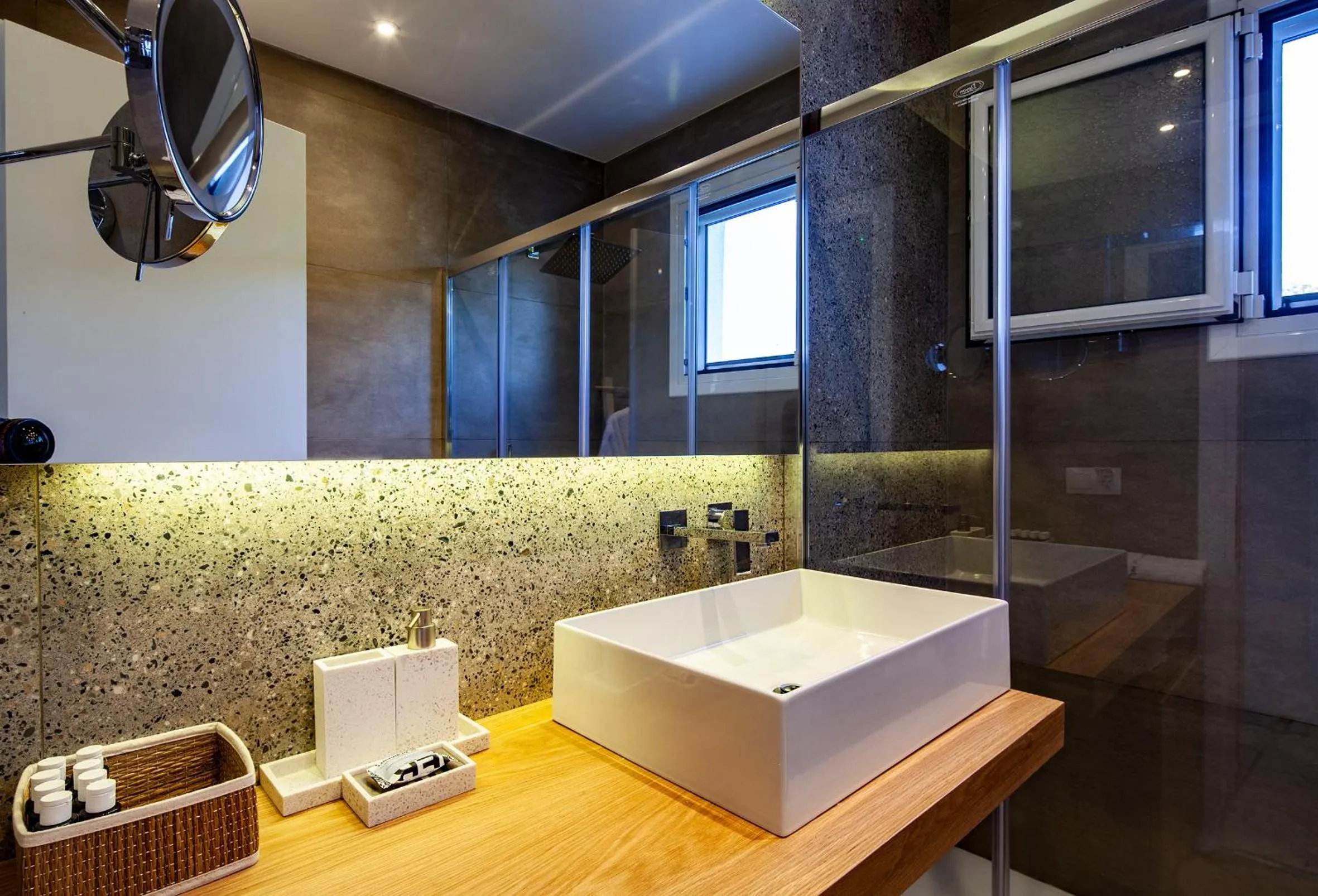 Shower in Sun 'n Chill, Boutique Apartments & Beach Villa