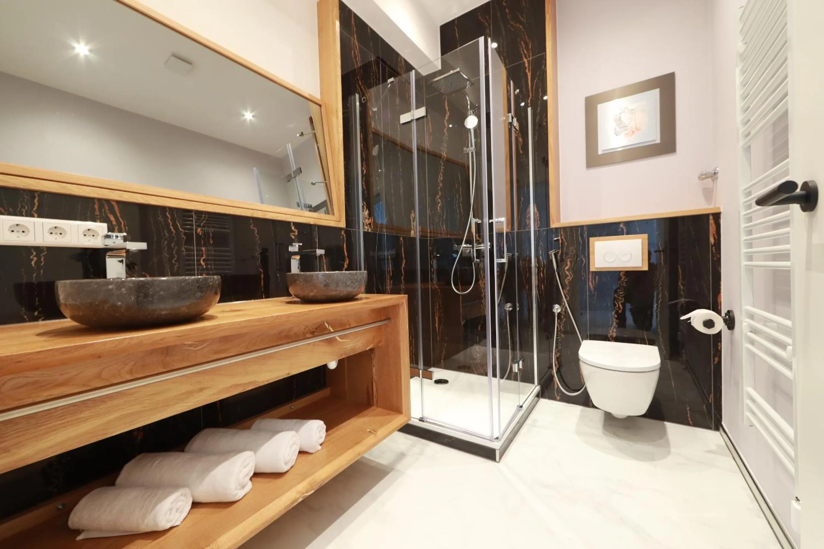 Shower in 36 Phô Cô Hotel & Suites