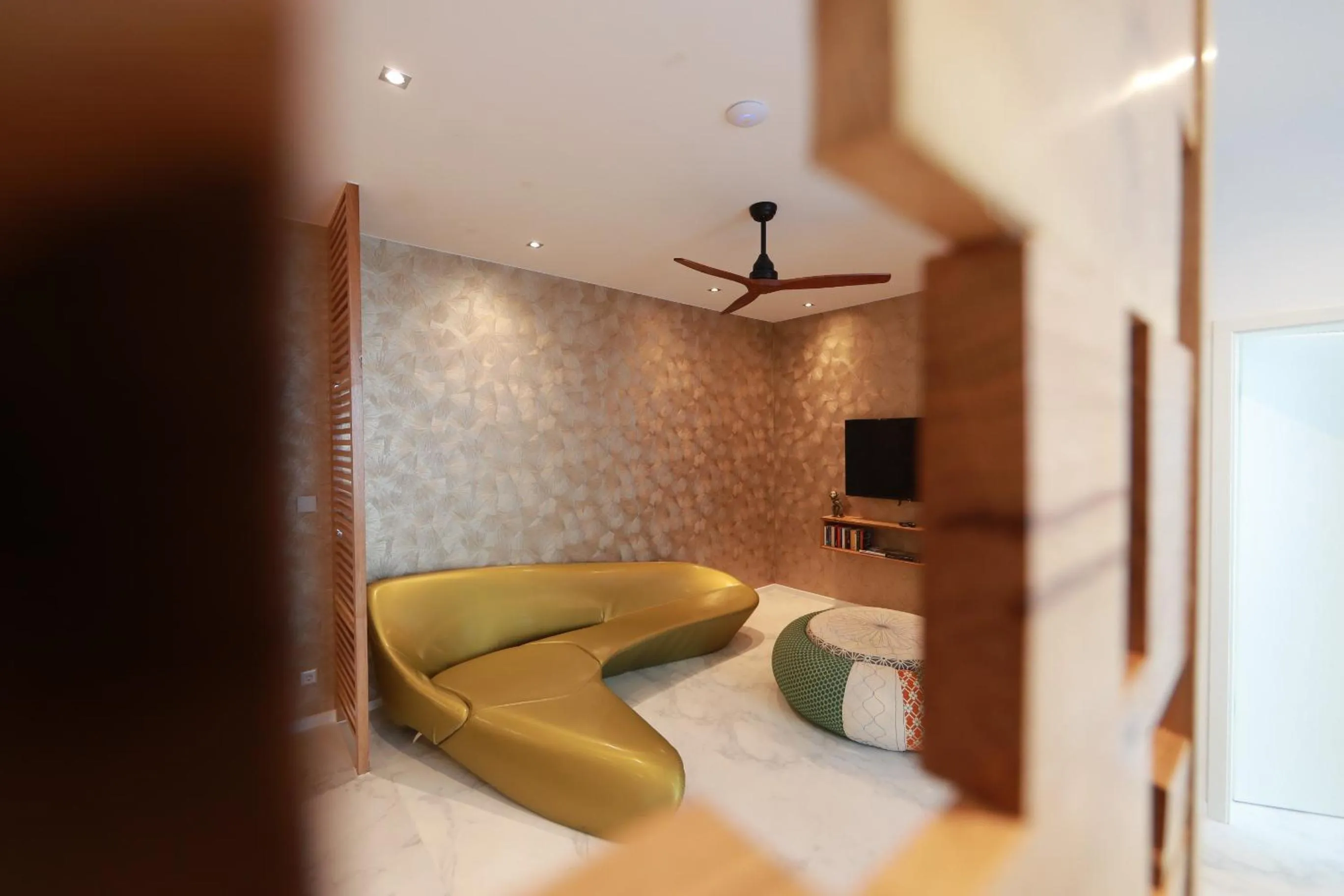 Communal lounge/ TV room in 36 Phô Cô Hotel & Suites