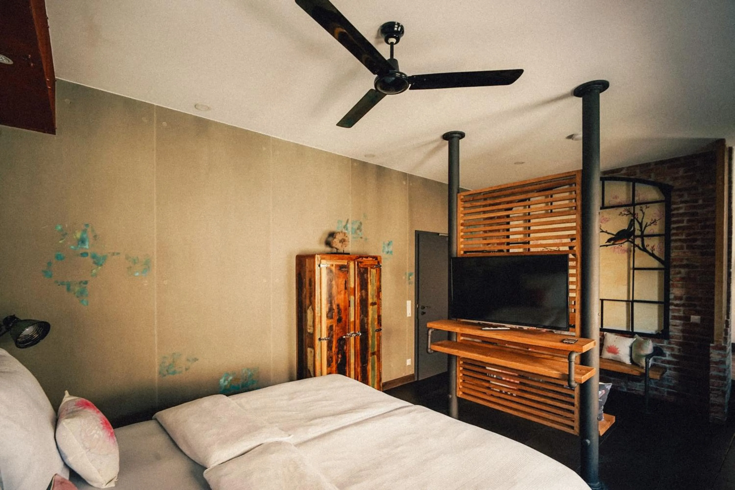 Communal lounge/ TV room, Bed in 36 Phô Cô Hotel & Suites