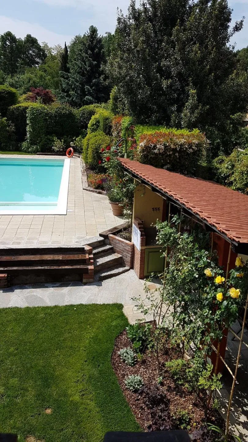 Pool view in B&B La Cascina di Monia e Mario
