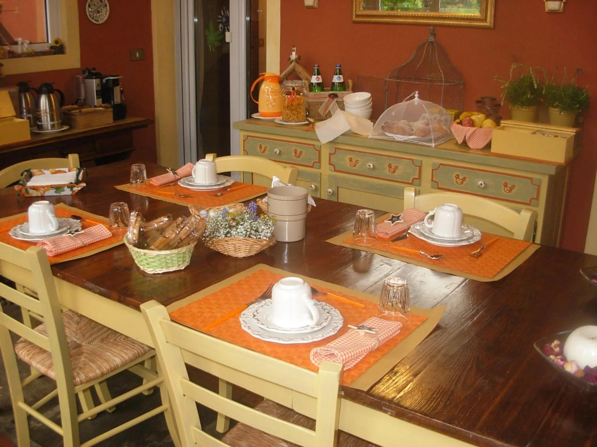 Dining area in B&B La Cascina di Monia e Mario