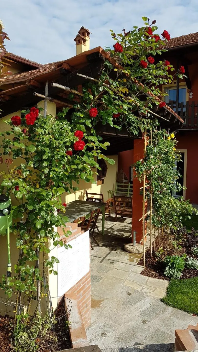 Patio in B&B La Cascina di Monia e Mario