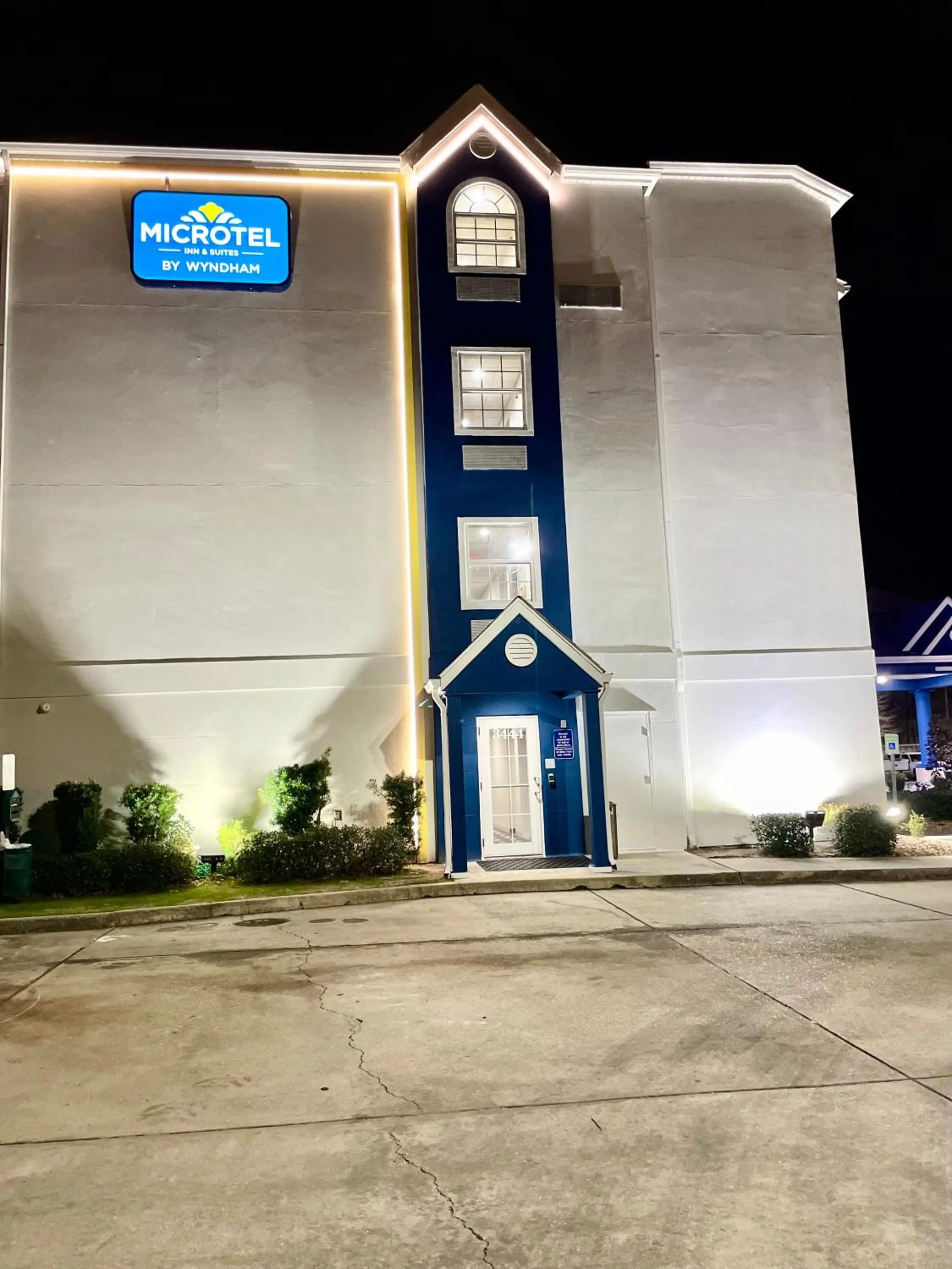 Property building in Microtel Inn and Suites Baton Rouge Airport