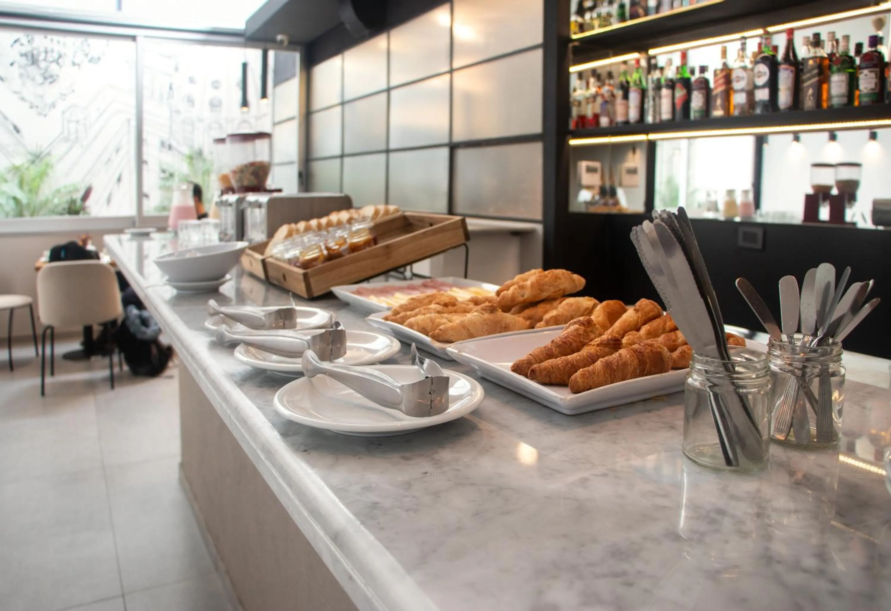 Buffet breakfast in Days Inn & Suites by Wyndham La Plata