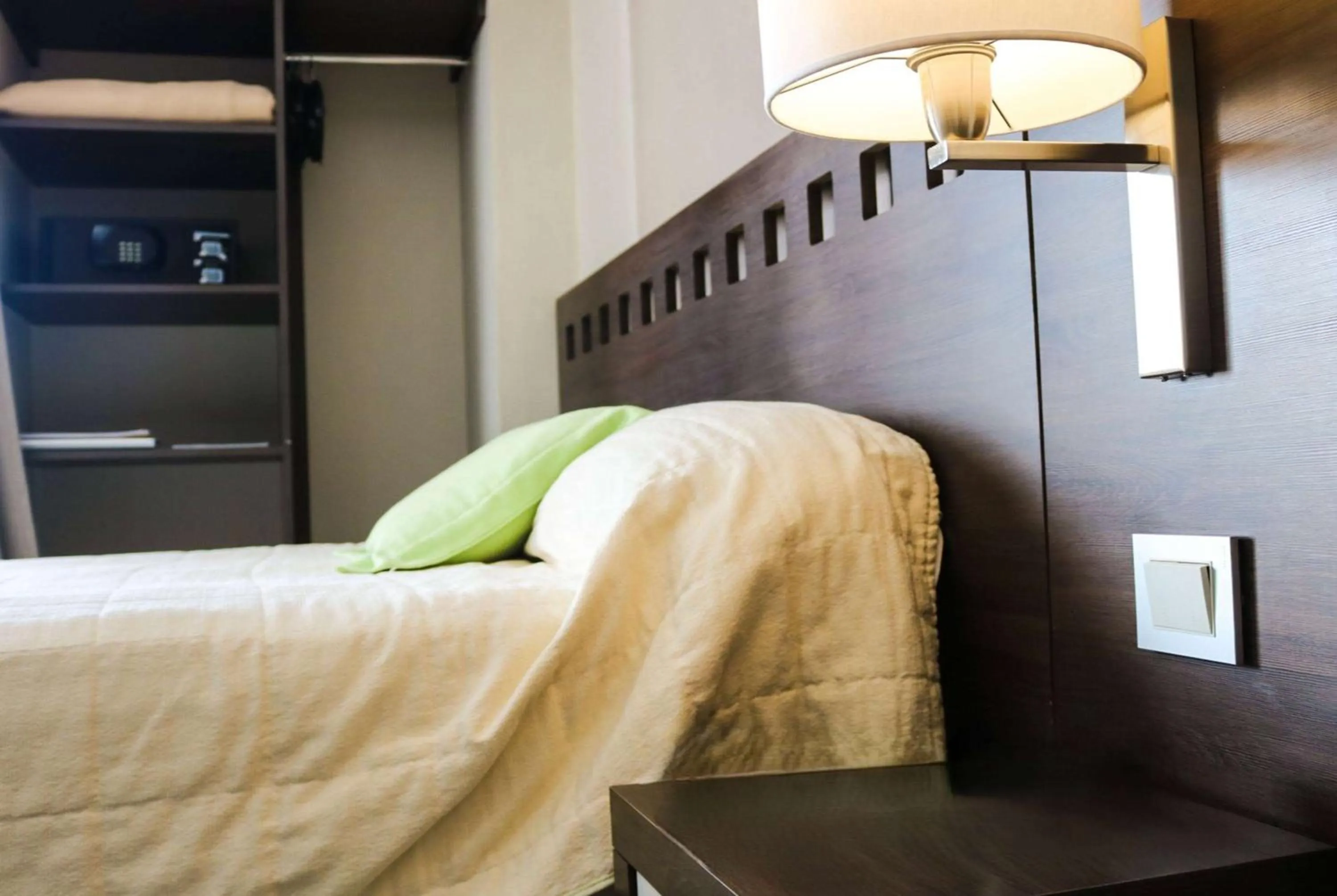 Photo of the whole room, Bed in Days Inn & Suites by Wyndham La Plata