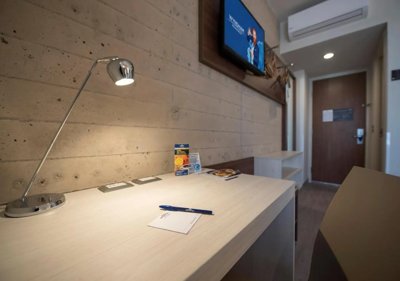 TV and multimedia in Microtel Inn & Suites by Wyndham San Luis Potosi