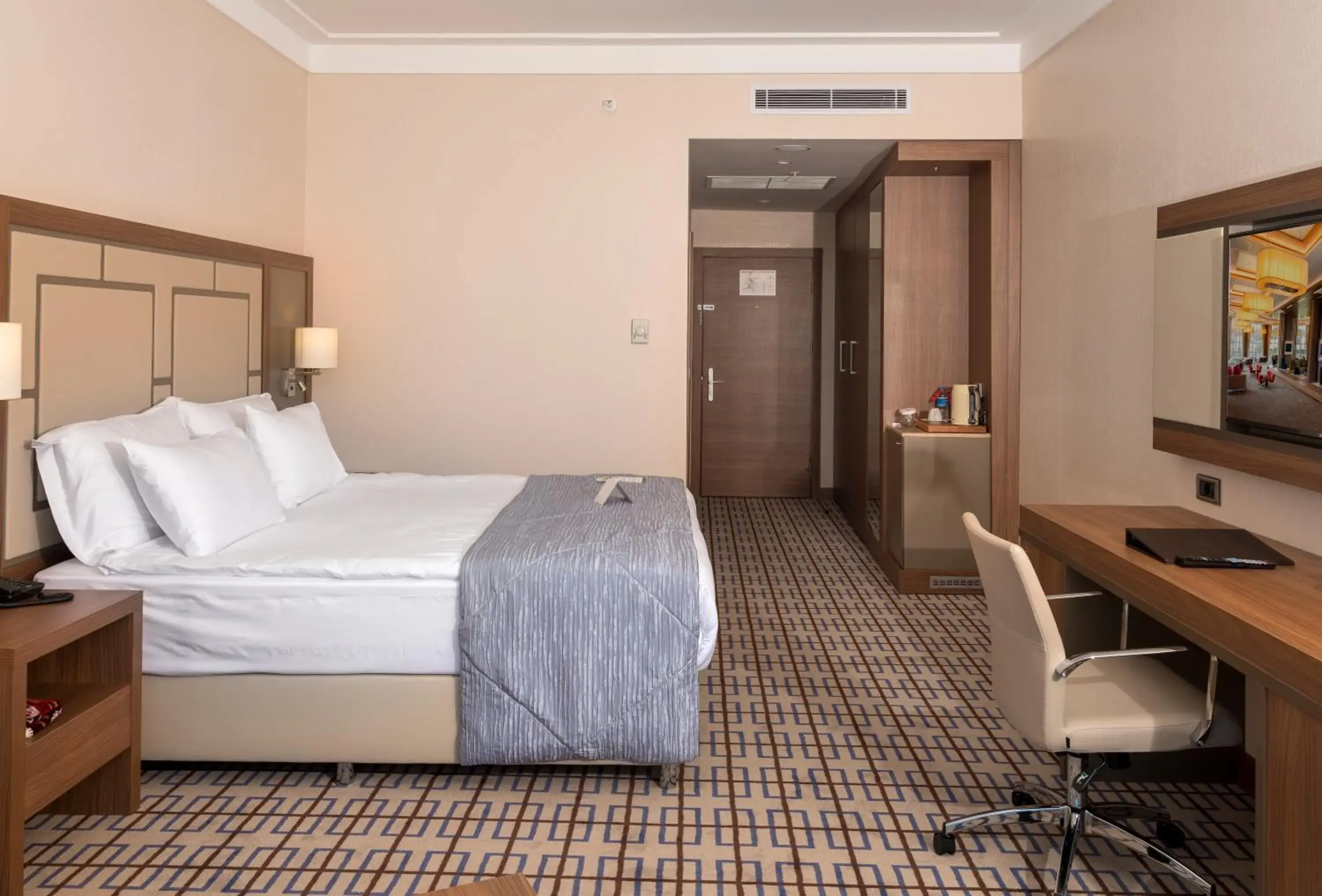 King Room with One King Bed - Sea View in Ramada Plaza by Wyndham Rize King Room with One King Bed - Sea View in Ramada Plaza by Wyndham Rize