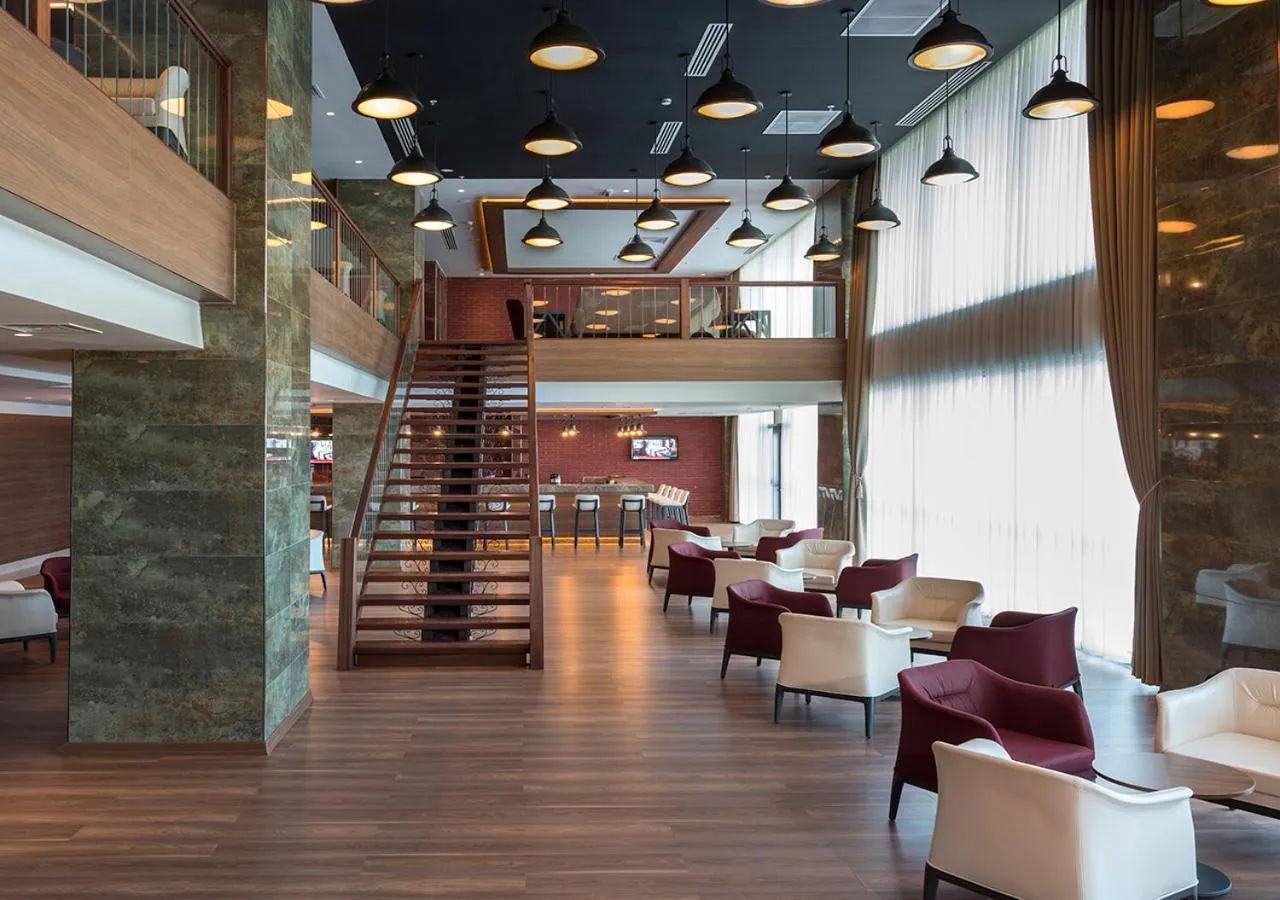 Lounge or bar in Ramada Plaza by Wyndham Rize