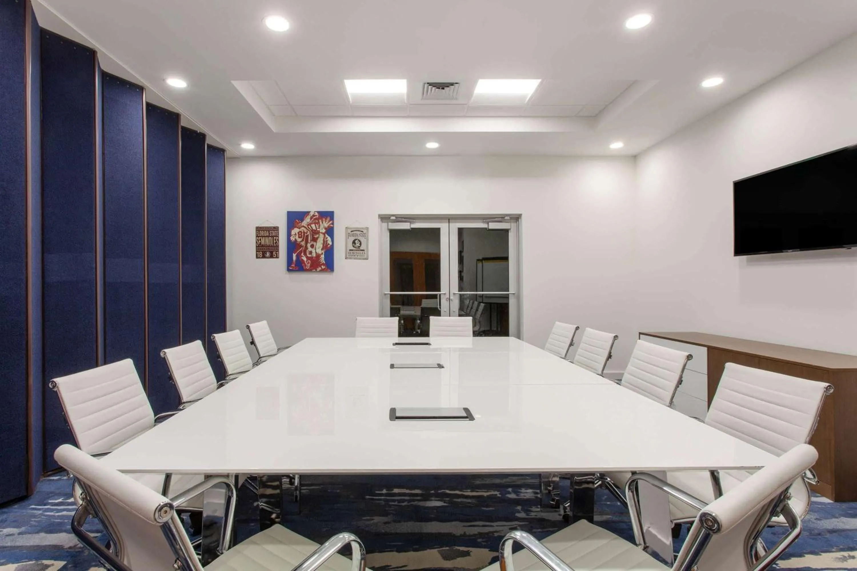 Meeting/conference room in Maritime Hotel Fort Lauderdale Airport & Cruiseport