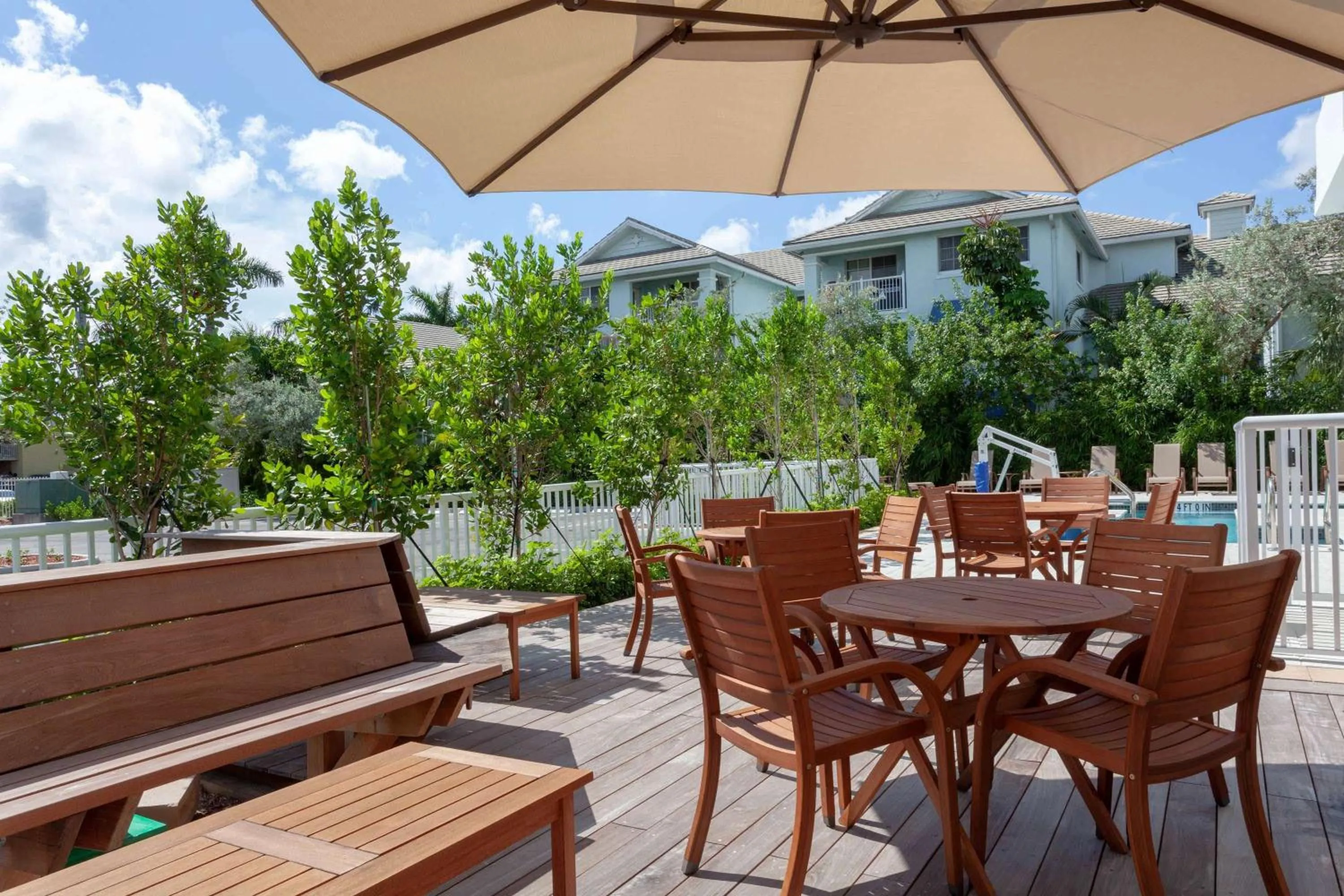 Patio in Maritime Hotel Fort Lauderdale Airport & Cruiseport