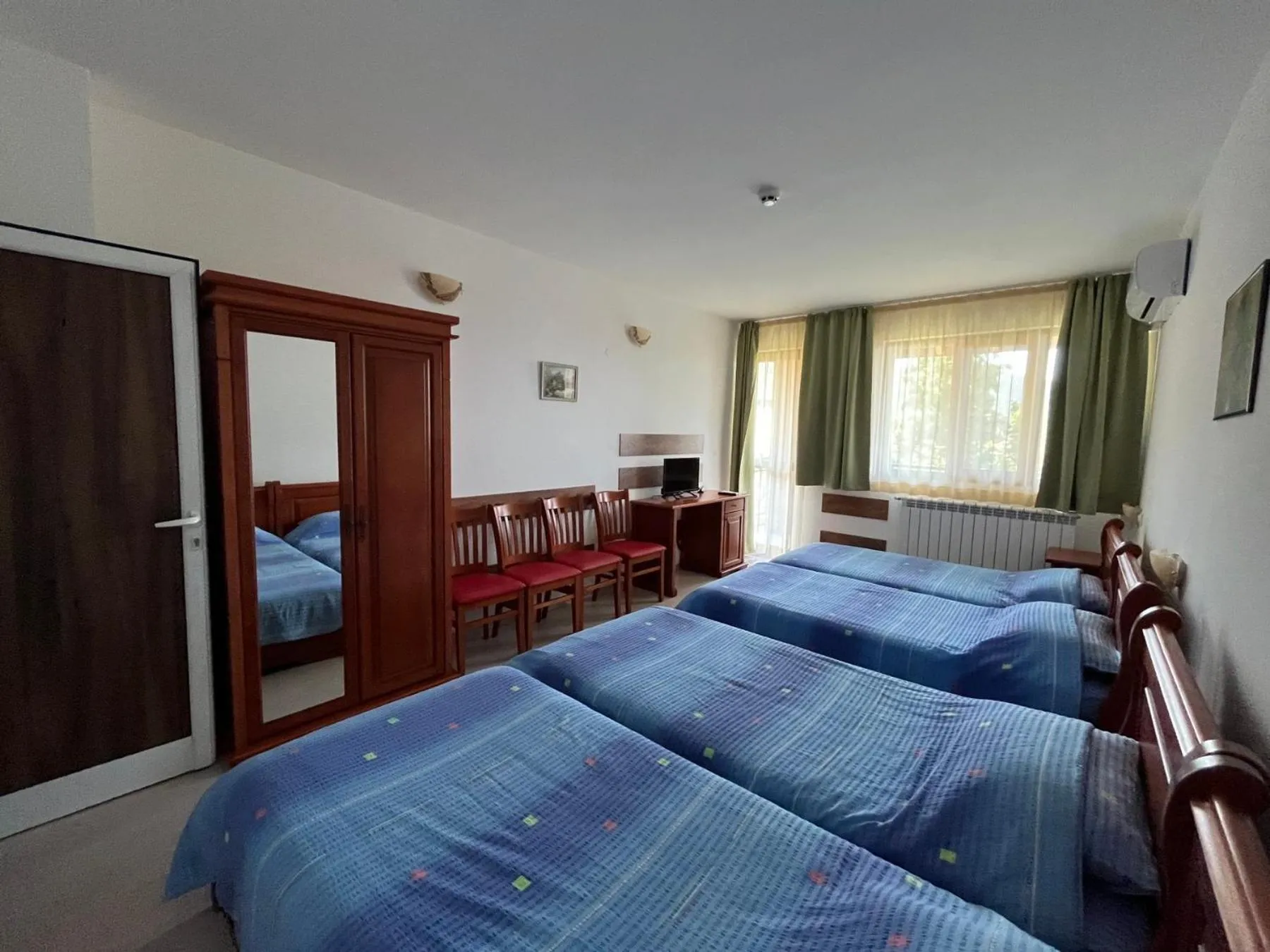 TV and multimedia, Bed in Centaur Family Hotel