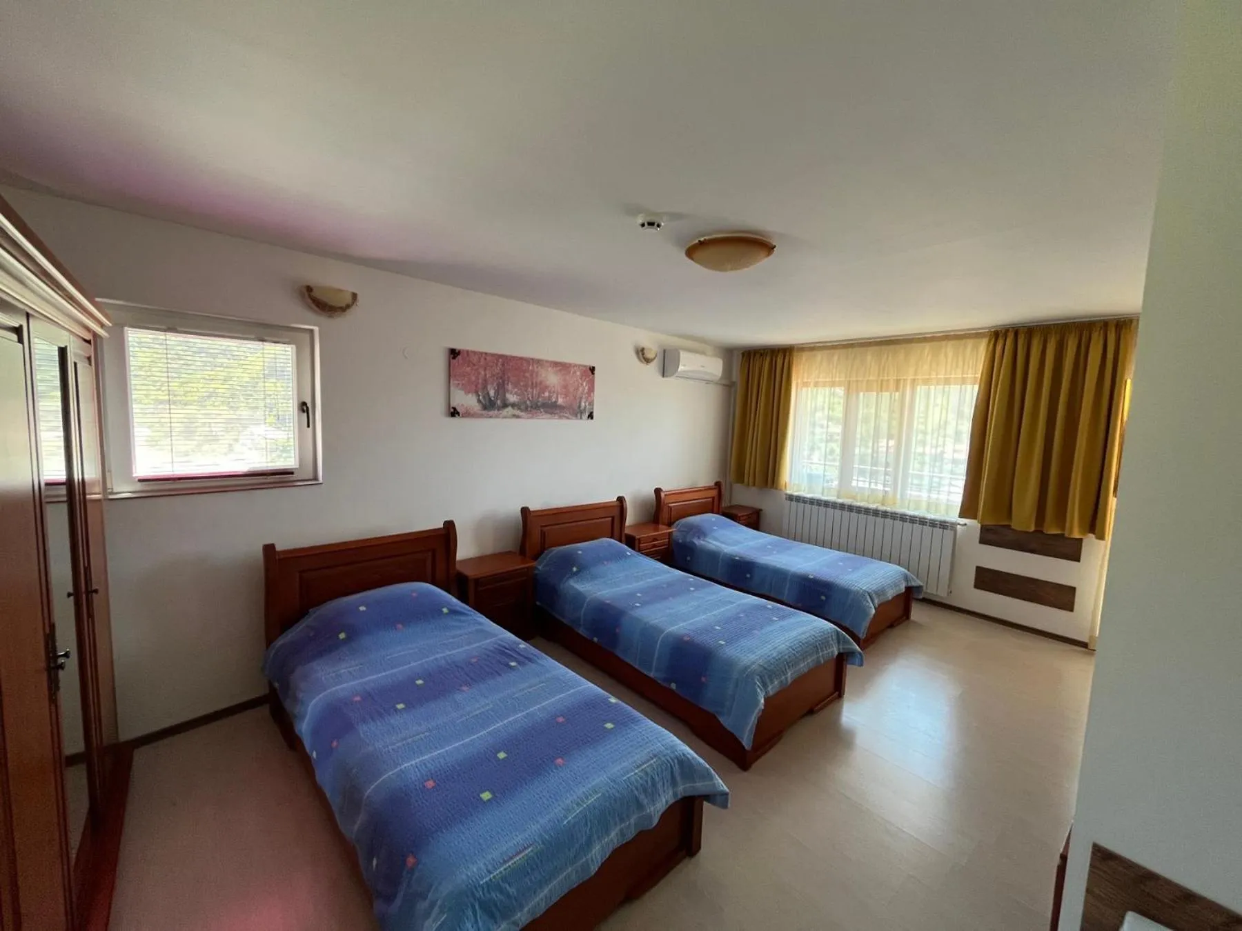 Photo of the whole room, Bed in Centaur Family Hotel