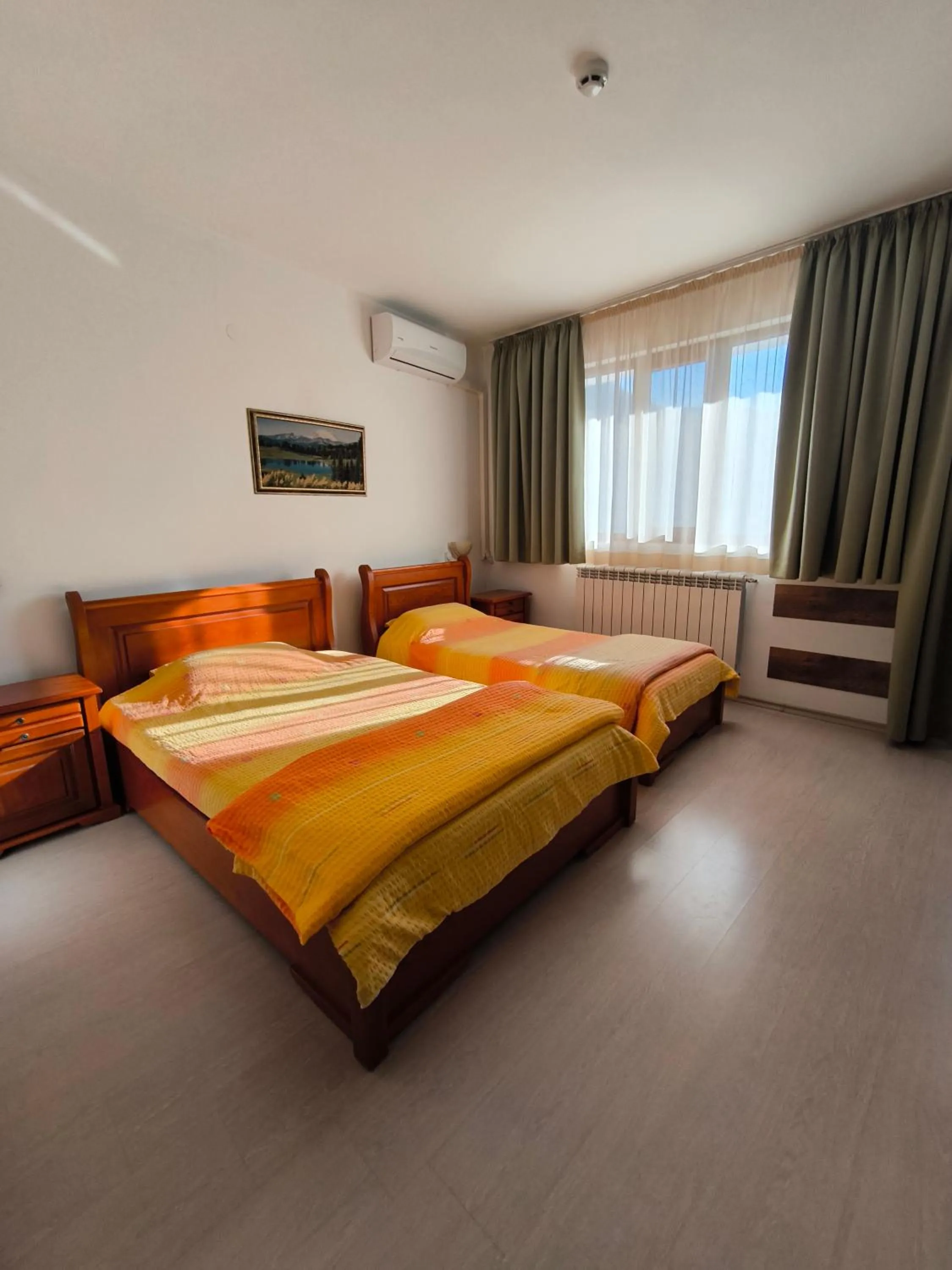 Photo of the whole room, Bed in Centaur Family Hotel