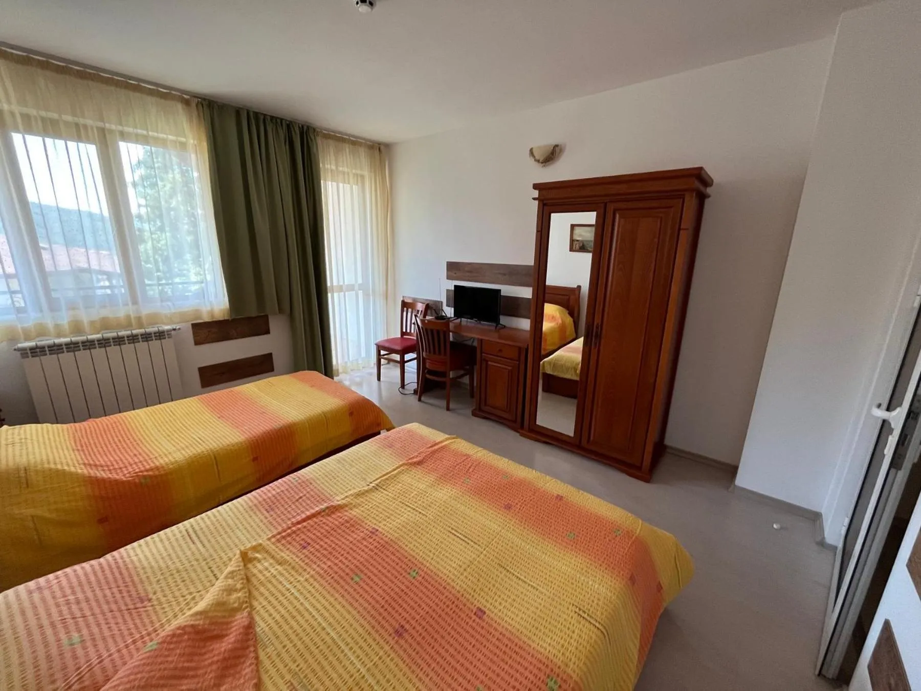 TV and multimedia, Bed in Centaur Family Hotel