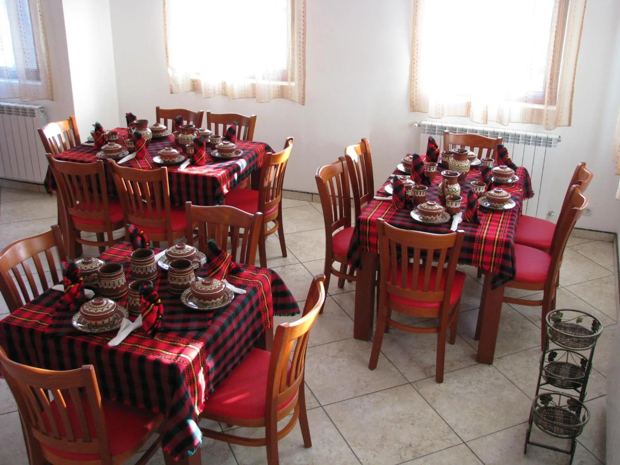 Restaurant/places to eat in Centaur Family Hotel