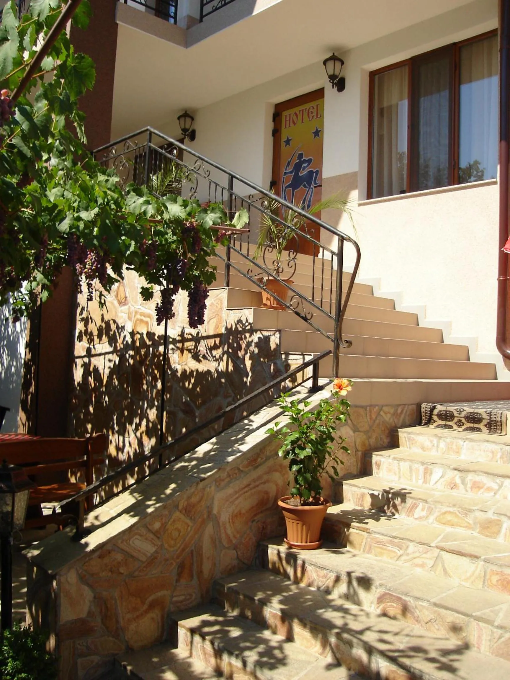 Facade/entrance in Centaur Family Hotel