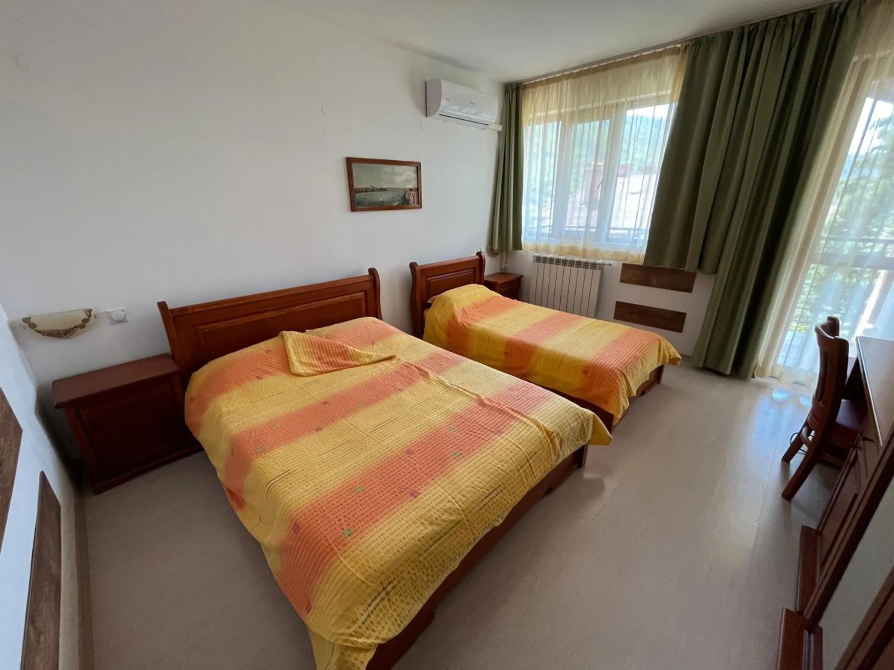 Photo of the whole room, Bed in Centaur Family Hotel